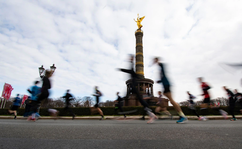Mehrere zehntausend Menschen nehmen jedes Jahr am Berliner Halbmarathon teil