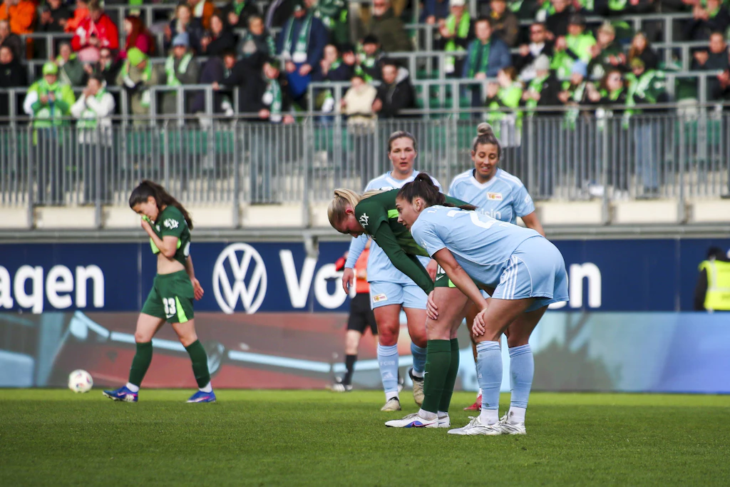 1. FC Union Berlin: Drama in Wolfsburg, aber Fans feiern die Mannschaft