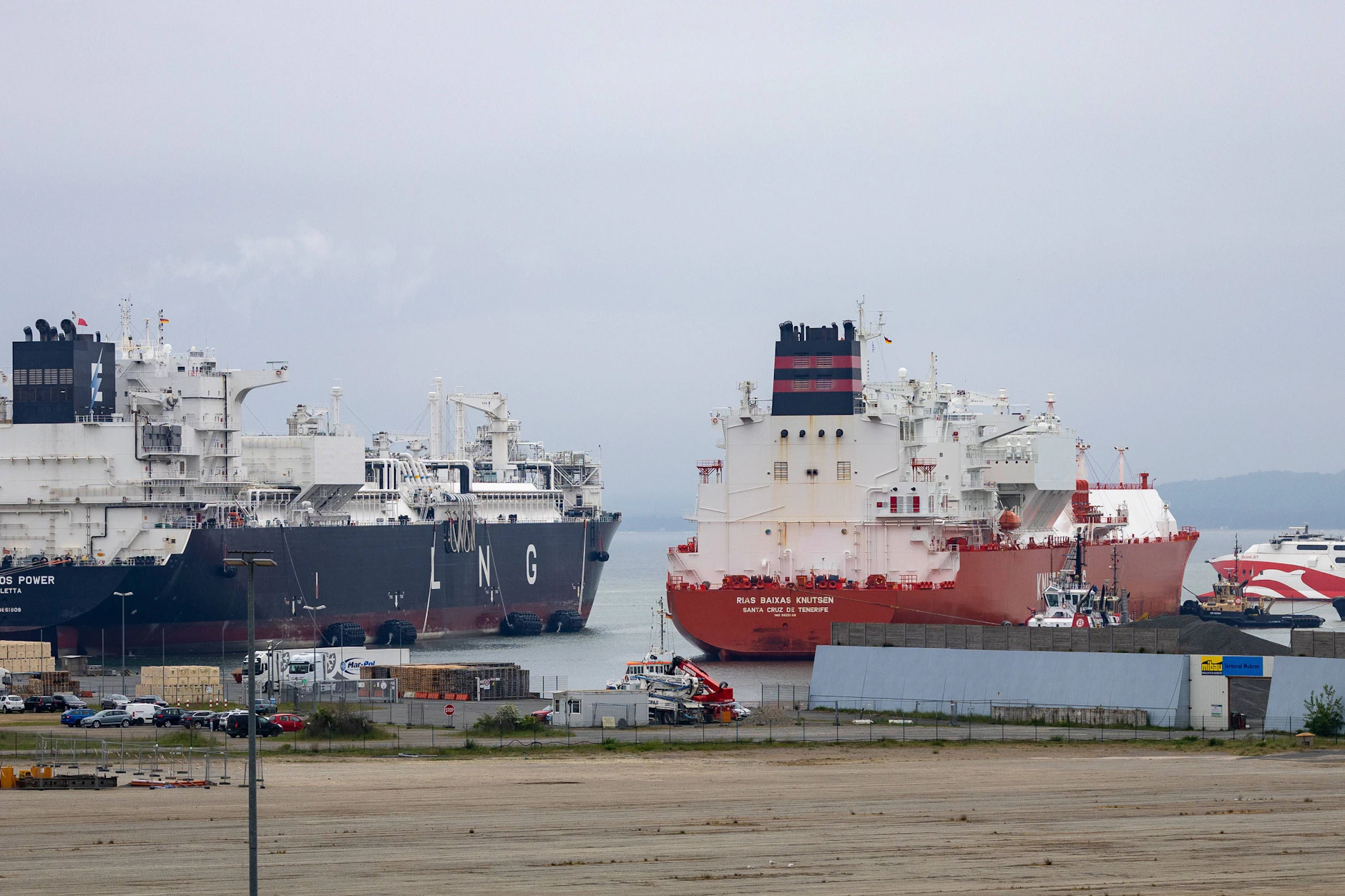 LNG-Tanker in Mukran auf Rügen angekommen. (Symbolbild)