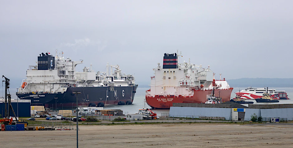 LNG-Tanker in Mukran auf Rügen angekommen. (Symbolbild)