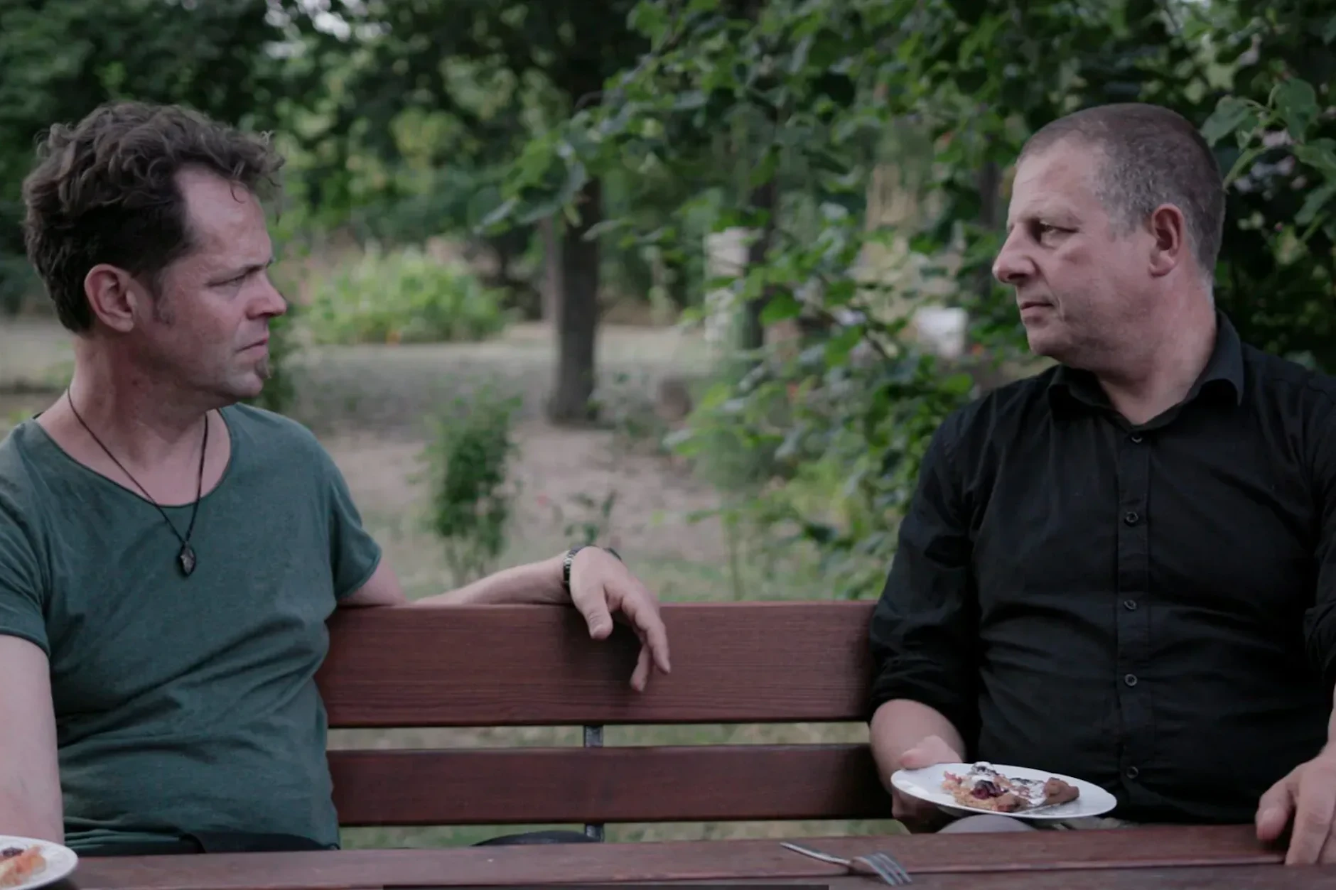 Der Filmemacher Gregor Centner (l.) und der „zentrale Ideologe der Neuen Rechten“, Götz Kubitschek.