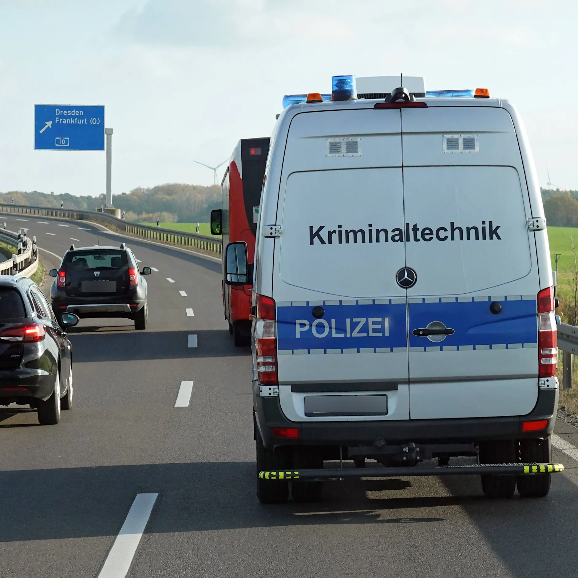 Tödlicher Unfall auf Berliner Ring: Warum war der Mann auf der Autobahn?