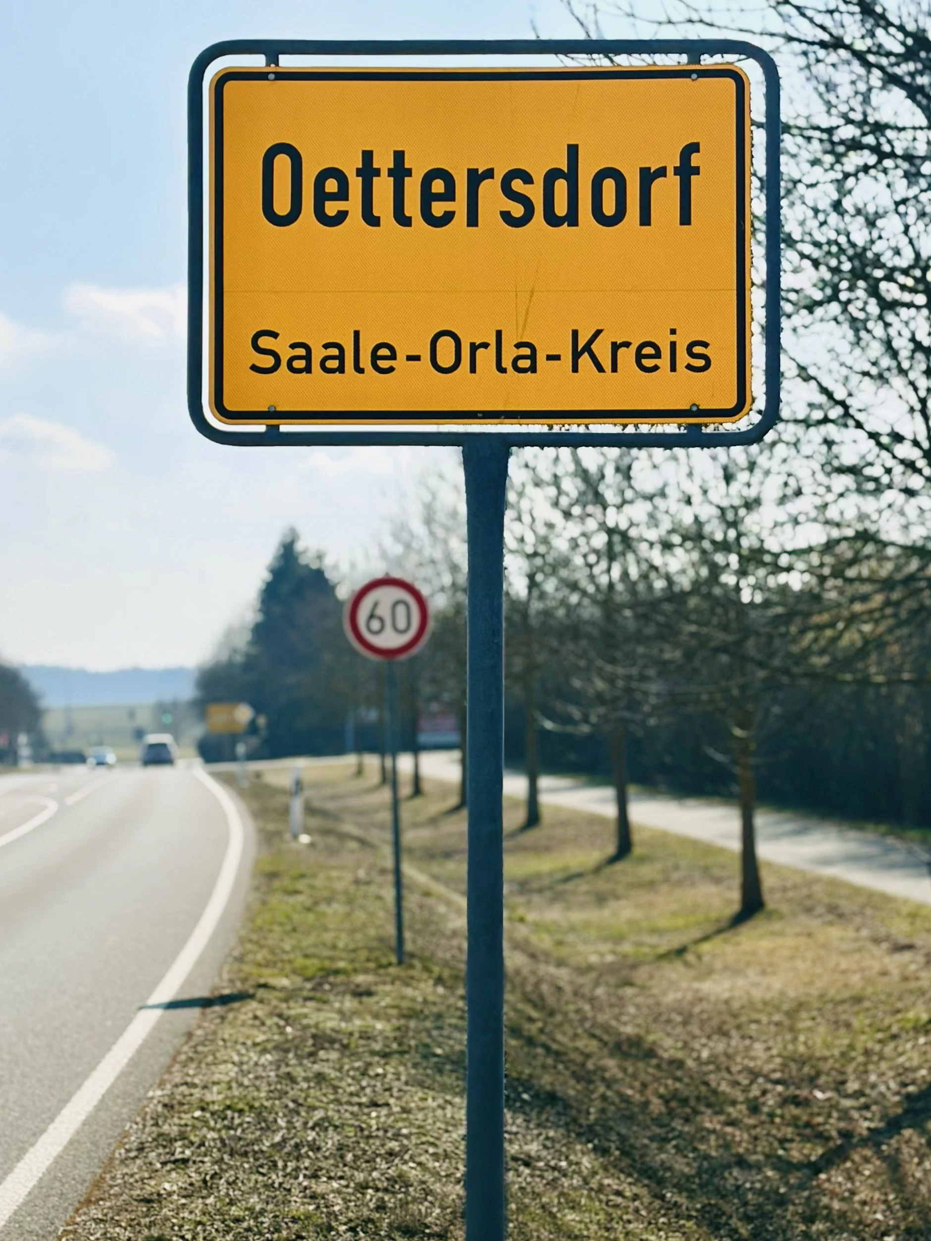 Der Sexshop befand sich in Oettersdorf im Saale-Orla-Kreis in Thüringen. Für die Bewohner der 800-Seelen-Gemeinde wurde er auch zur Therapiepraxis, sie schütteten dem Ladenbesitzer ihr Herz aus.