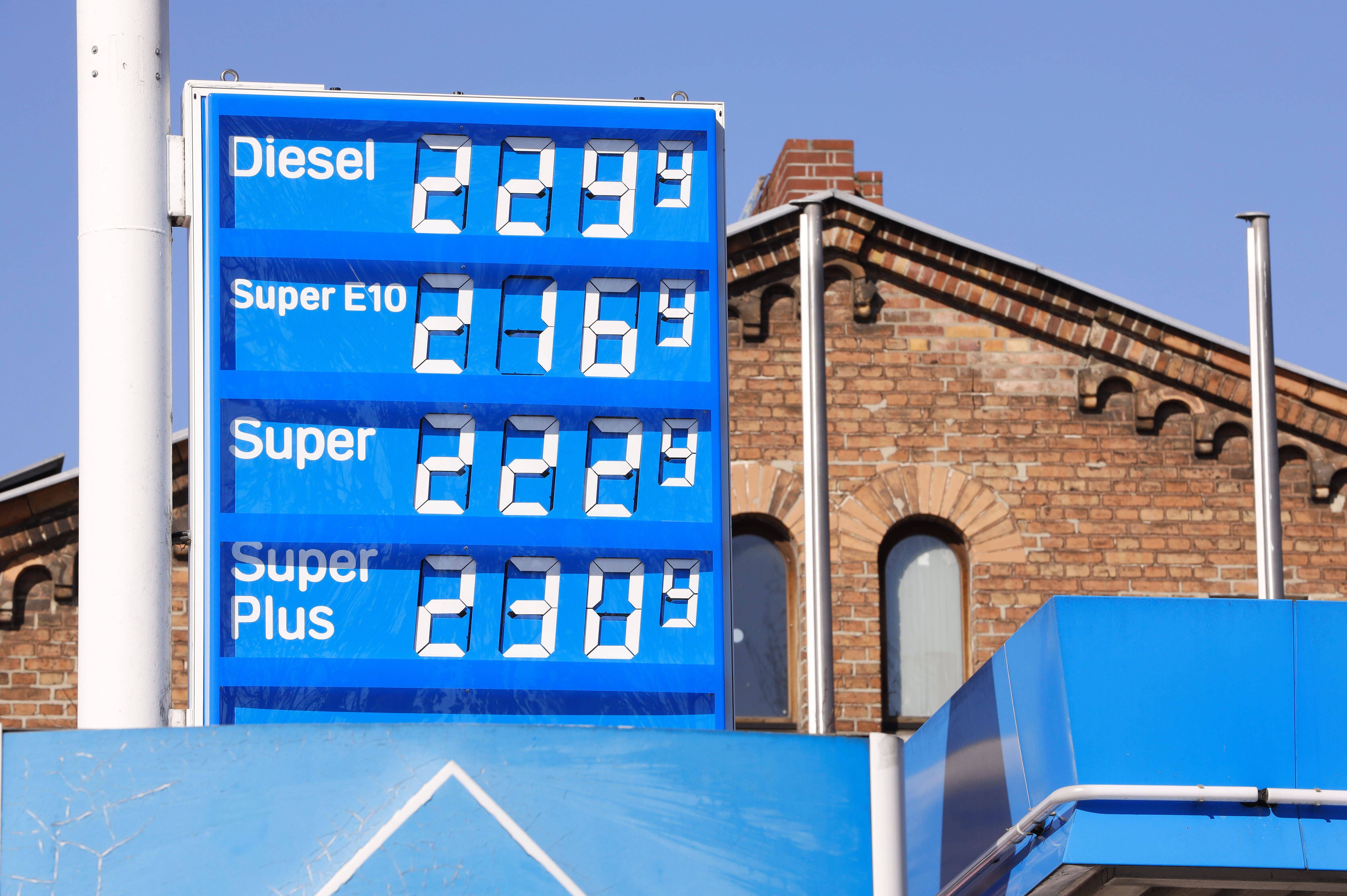 Neue Preisregelung an Tankstellen: Jetzt soll der Preiskampf starten