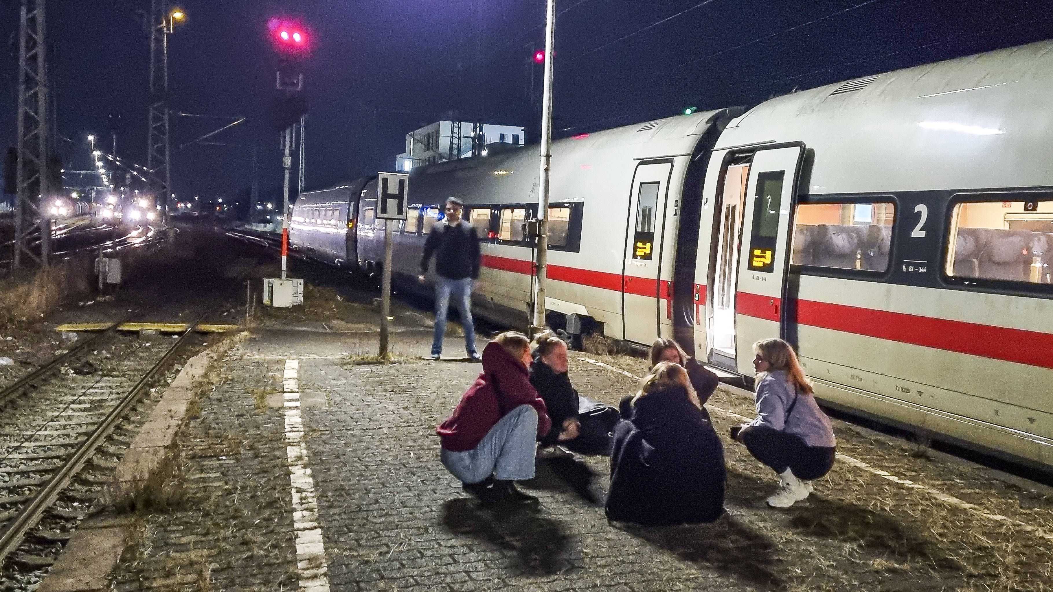 Gefangen im ICE der Deutschen Bahn: Diese fünf Dinge habe ich gelernt