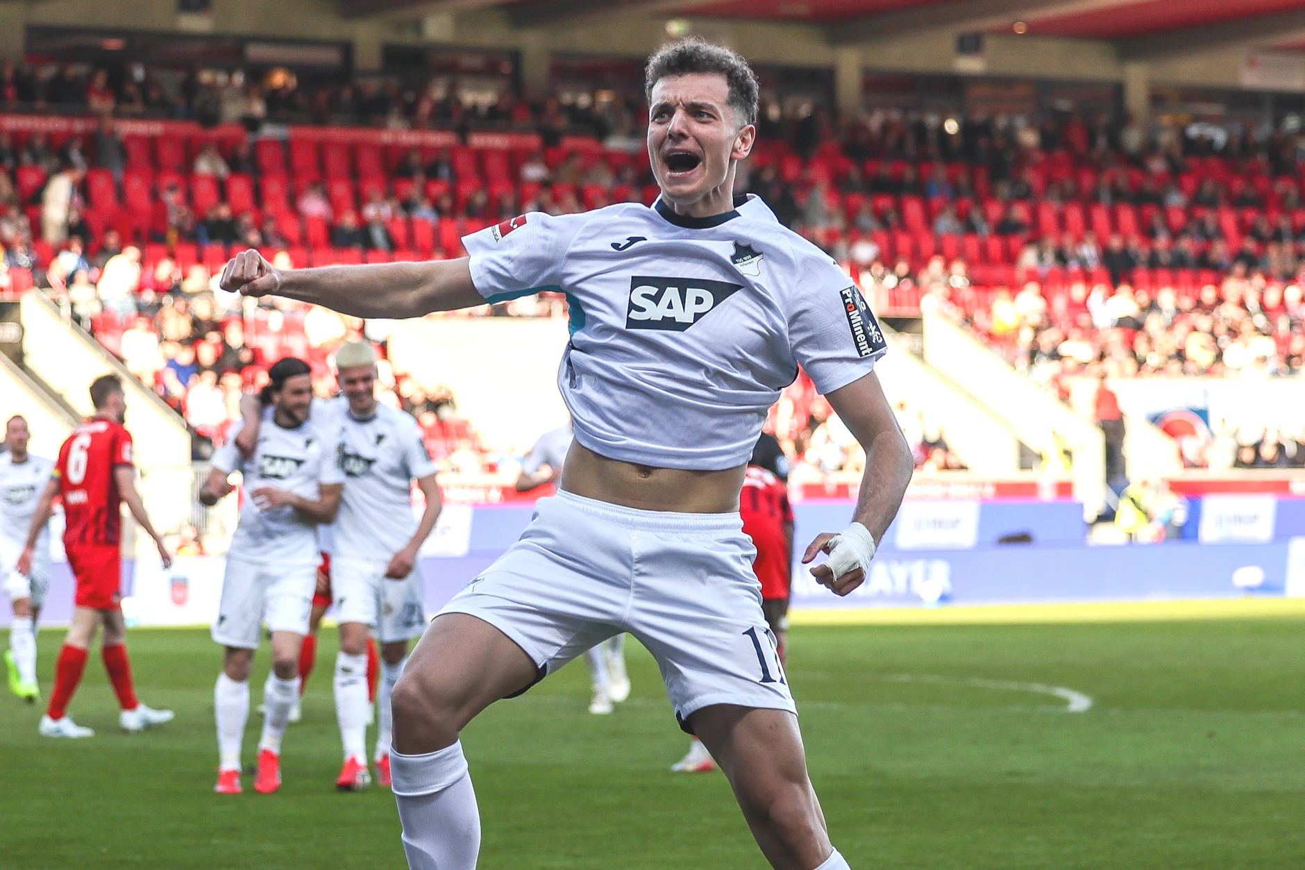 Fisnik Asllani kommt bei der TSG Hoffenheim nicht mehr aus dem Jubeln raus. Der Stürmer und Ex-Unioner wird von vielen Topklubs gejagt, sogar vom FC Barcelona.