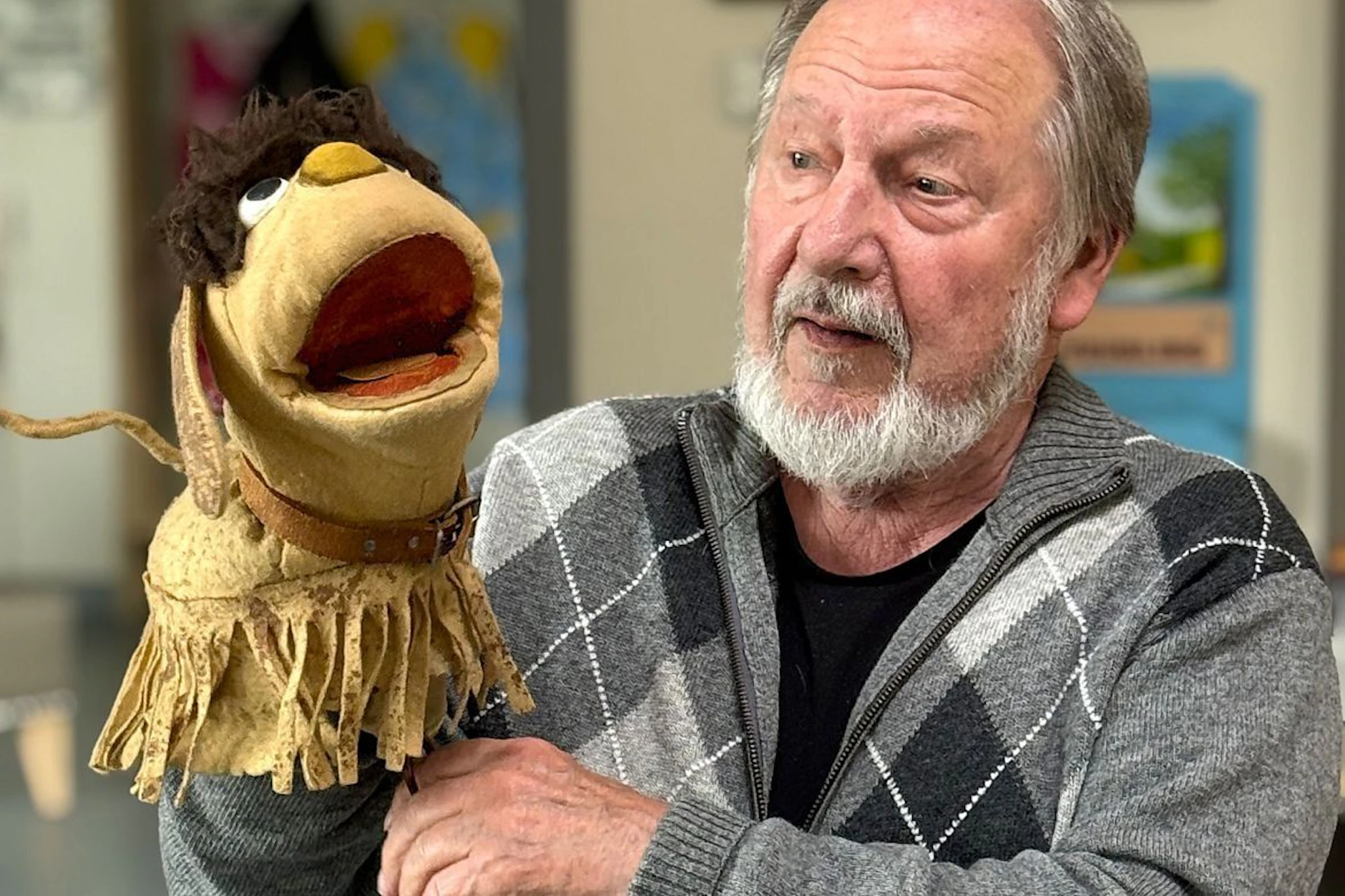 Jürgen Kunze (88) mit seinem Hund Moppi, der jetzt 50 Jahre alt wird.