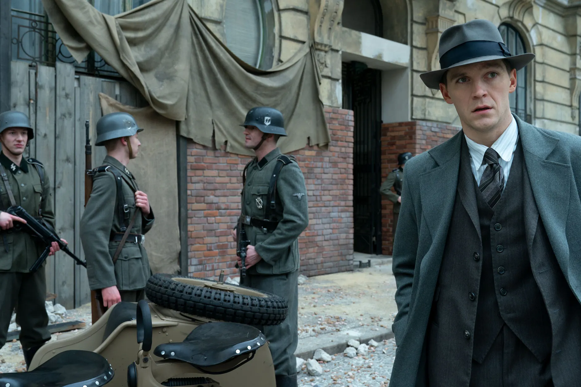 Szenenbild mit Jonas Nay: „Sternstunde der Mörder“