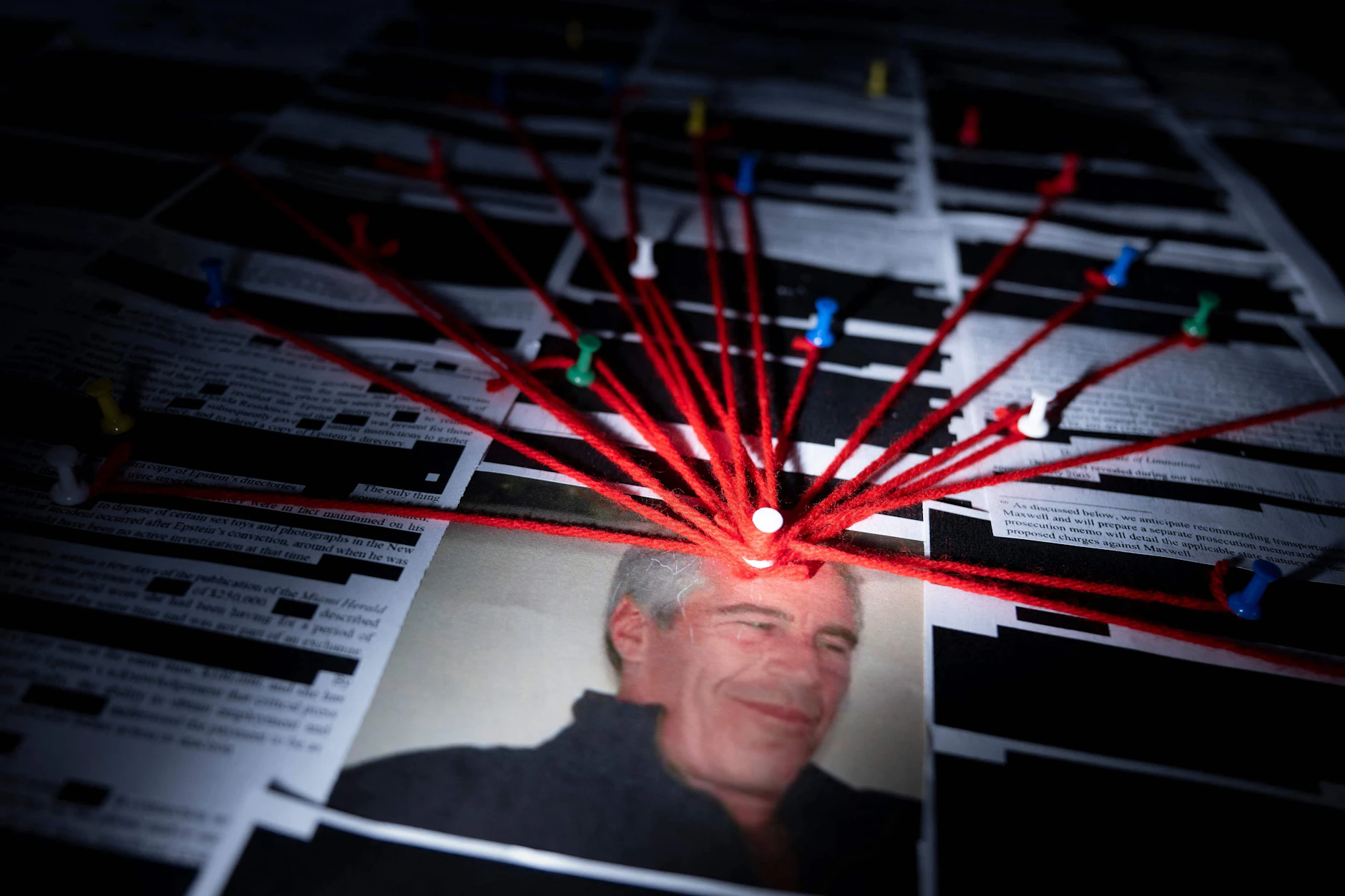 Die geplante Epstein-Serie basiert auf dem Bestseller-Roman der Enthüllungsjournalistin Julie K. Brown.