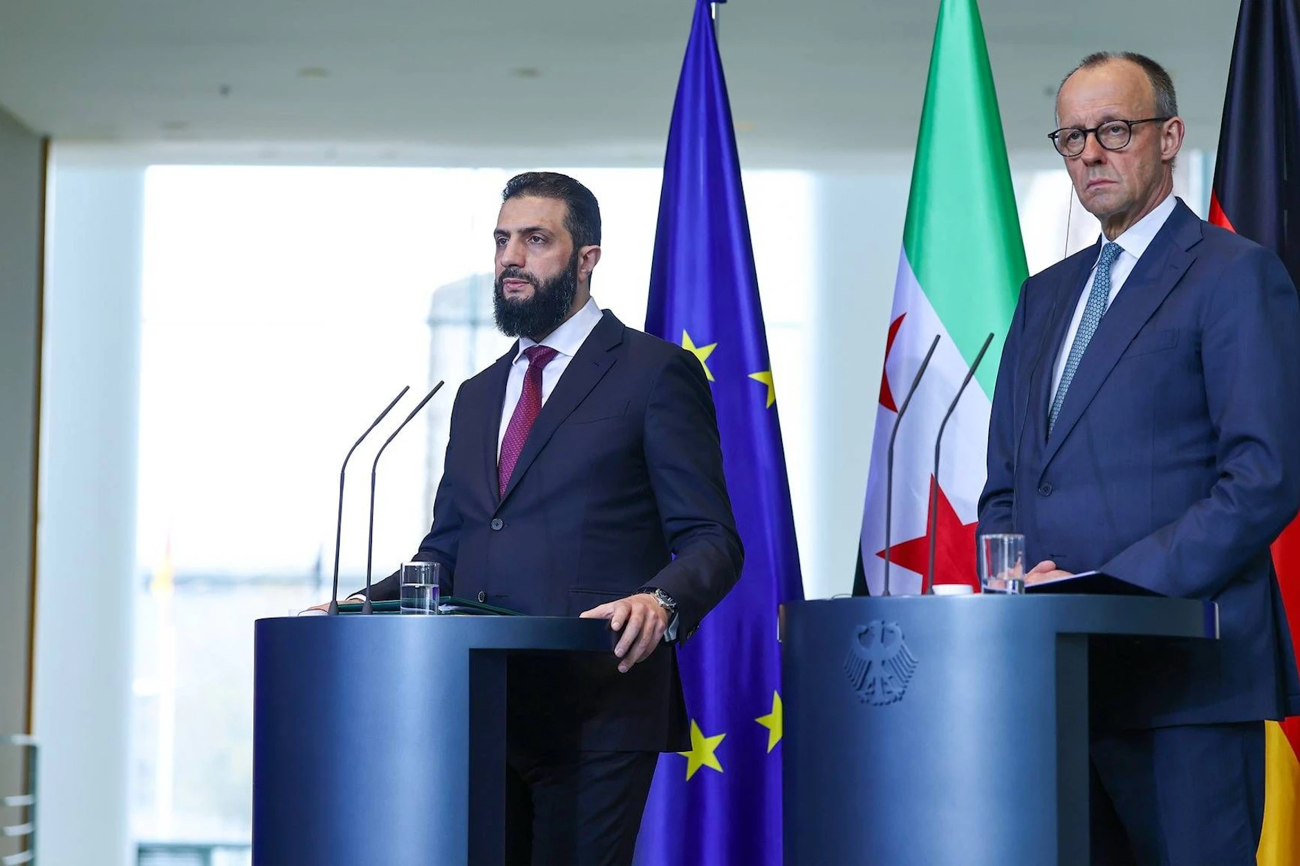 Besuch des syrischen Übergangspräsidenten in Berlin. Gemeinsame Pressekonferenz von Ahmed al-Scharaa und Bundeskanzler Friedrich Merz (CDU)