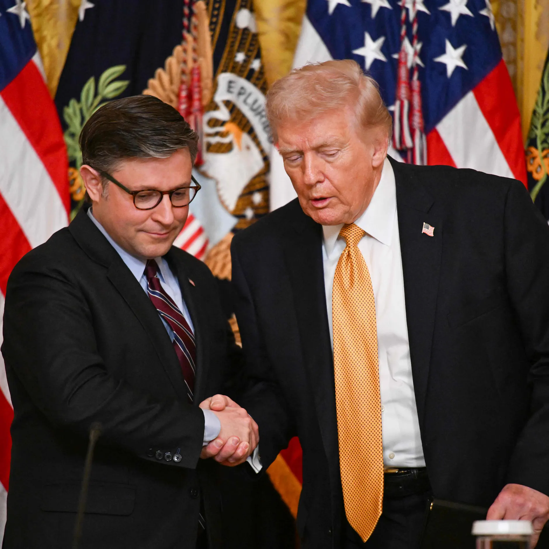 Image - Trumps Midterm-Dilemma: Schwache Umfragen, nervöse Republikaner, müde Demokraten