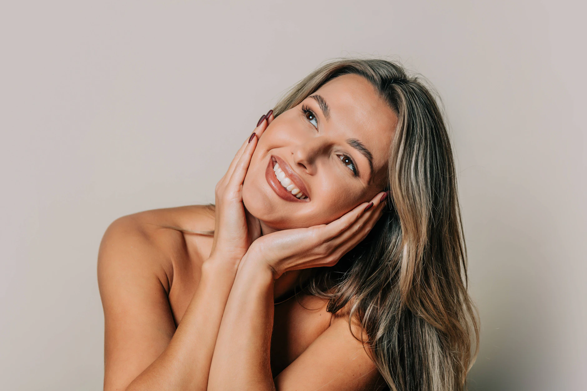 Glücklich mit sich selbst. Genau das macht für manche Sternzeichen den Unterschied.