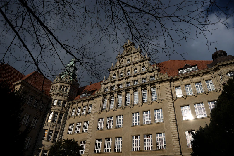 Die neue Schule: Lernstände, KI und Amtsarzt