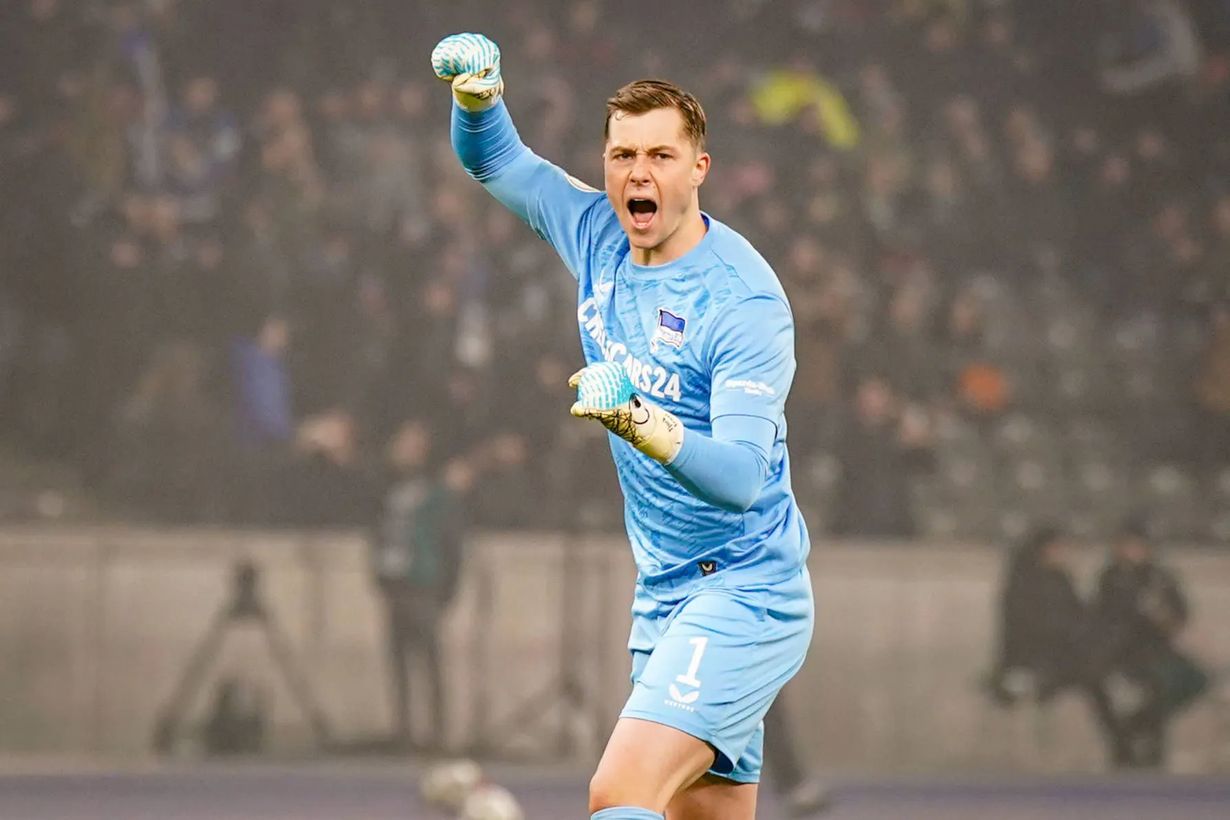 Tjark Ernst will mit Hertha BSC zurück in die Bundesliga. Gelingt das nicht, droht der Torwart Berlin zu verlassen.