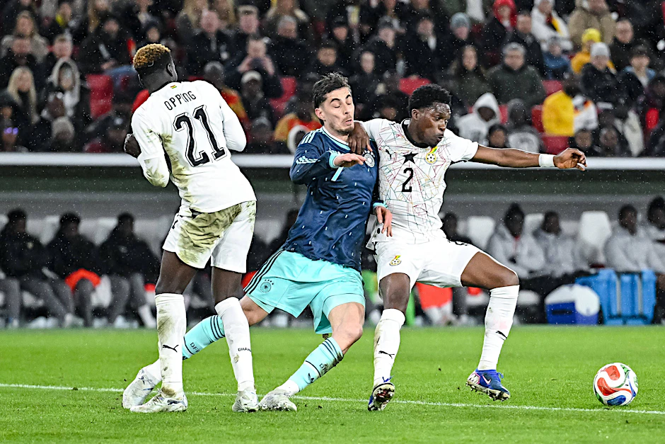 Union-Profi Derrick Köhn sah mit Ghana gegen Deutschland und Kai Havertz alles andere als gut aus. Nach der Niederlage gegen die DFB-Elf wurde Ghana-Trainer Otto Addo entlassen.