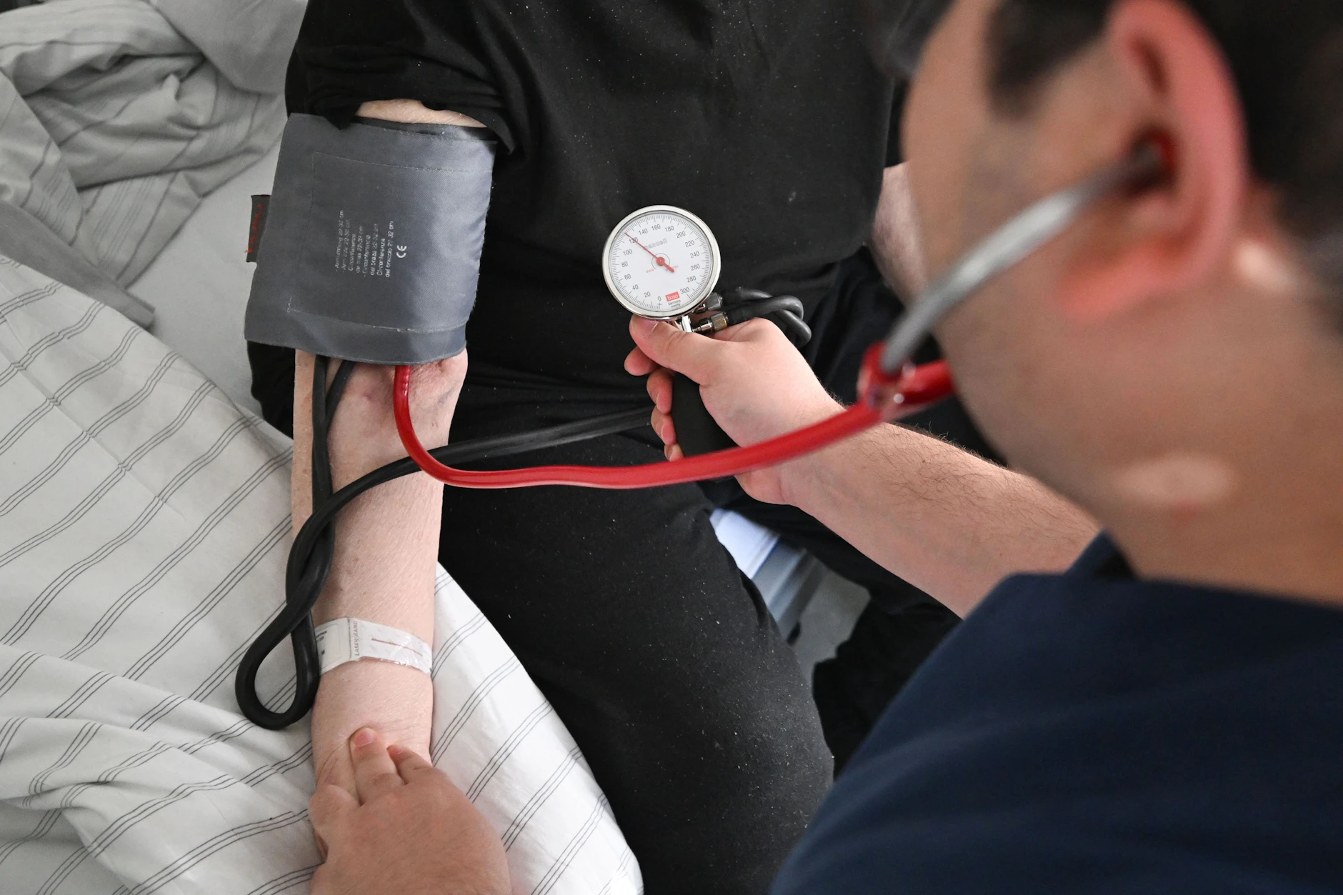 Gesundheitsexperten kritisieren die Sparvorschläge für die Gesundheitsreform.