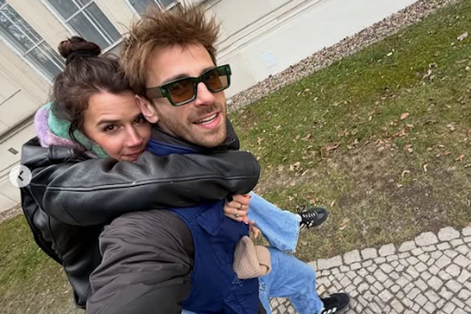 Solche Fotos dürften Franzi weh tun: Hier turtelt Fynn Kliemann mit Yara Hoffmann öffentlich herum.