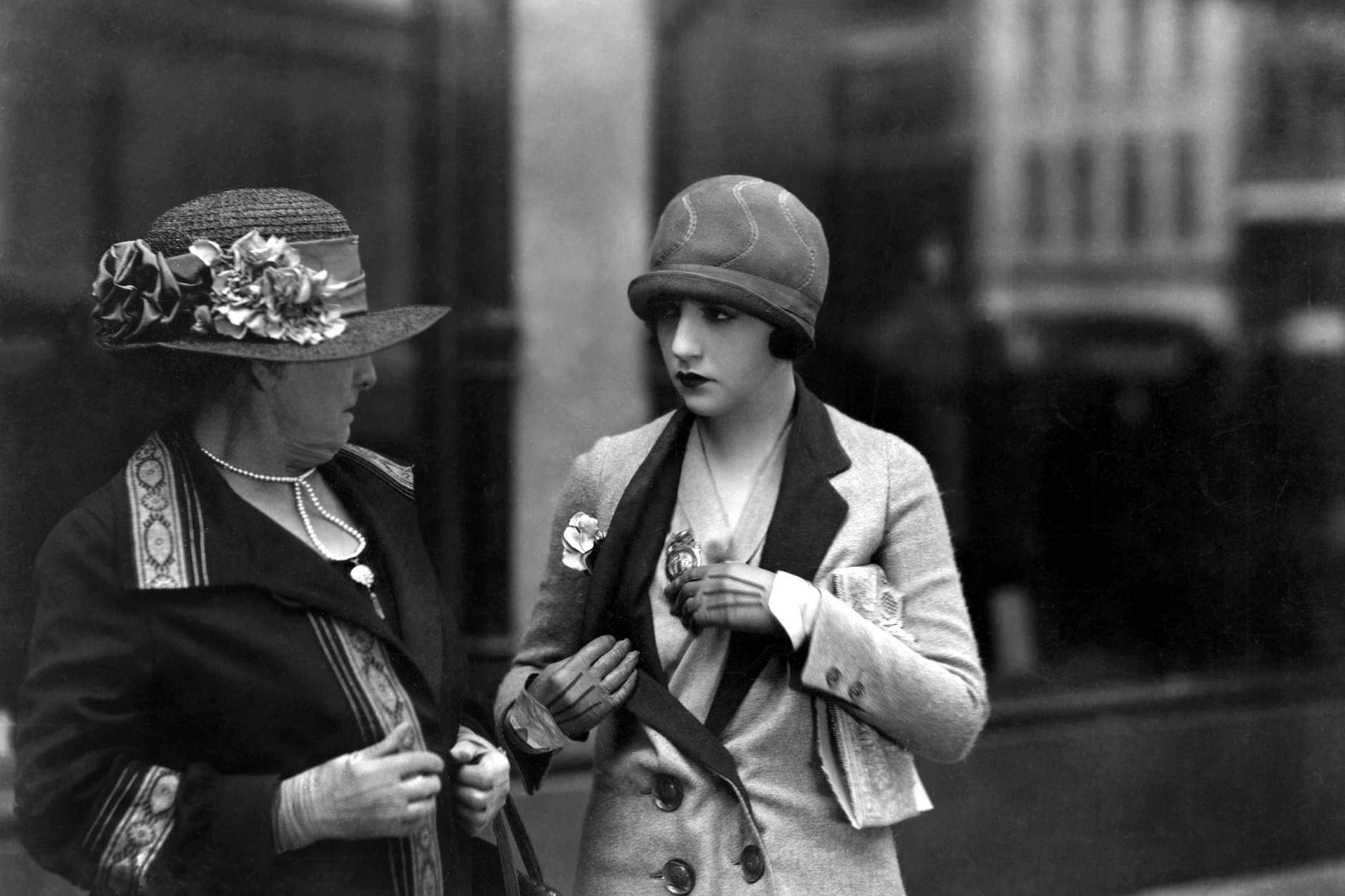 Auch Frauen leisten in den 1920er-Jahren Detektivarbeit: Im Hollywoodstreifen „Wild, Wild Susan“ von 1925 ermittelt die Protagonistin in New York.