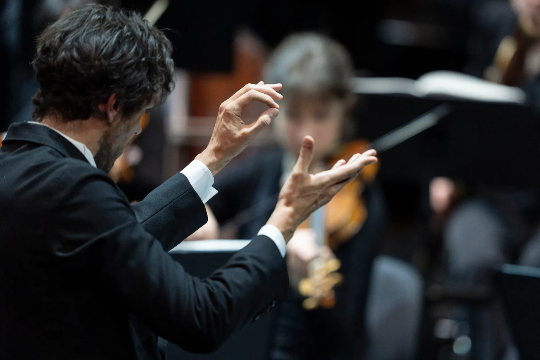 Das Ensemble Pygmalion mit dem Kinderchor und SoprAlti der Oper Zürich, unter der Leitung von Raphaël Pichon spielen die Matthäus-Passion am Donnerstag 26. März 2026 in der Oper Zürich.