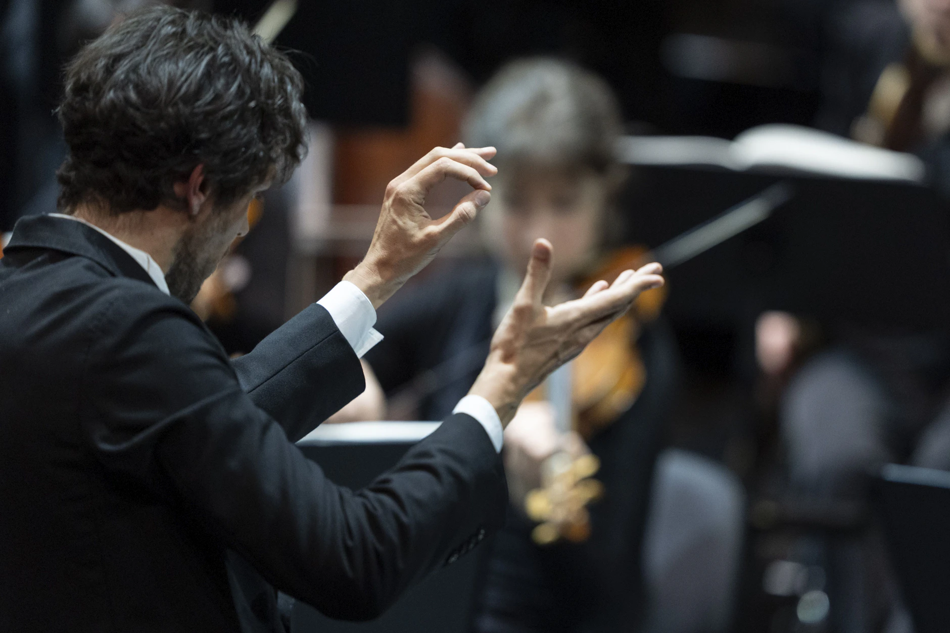 Das Ensemble Pygmalion mit dem Kinderchor und SoprAlti der Oper Zürich, unter der Leitung von Raphaël Pichon spielen die Matthäus-Passion am Donnerstag 26. März 2026 in der Oper Zürich.