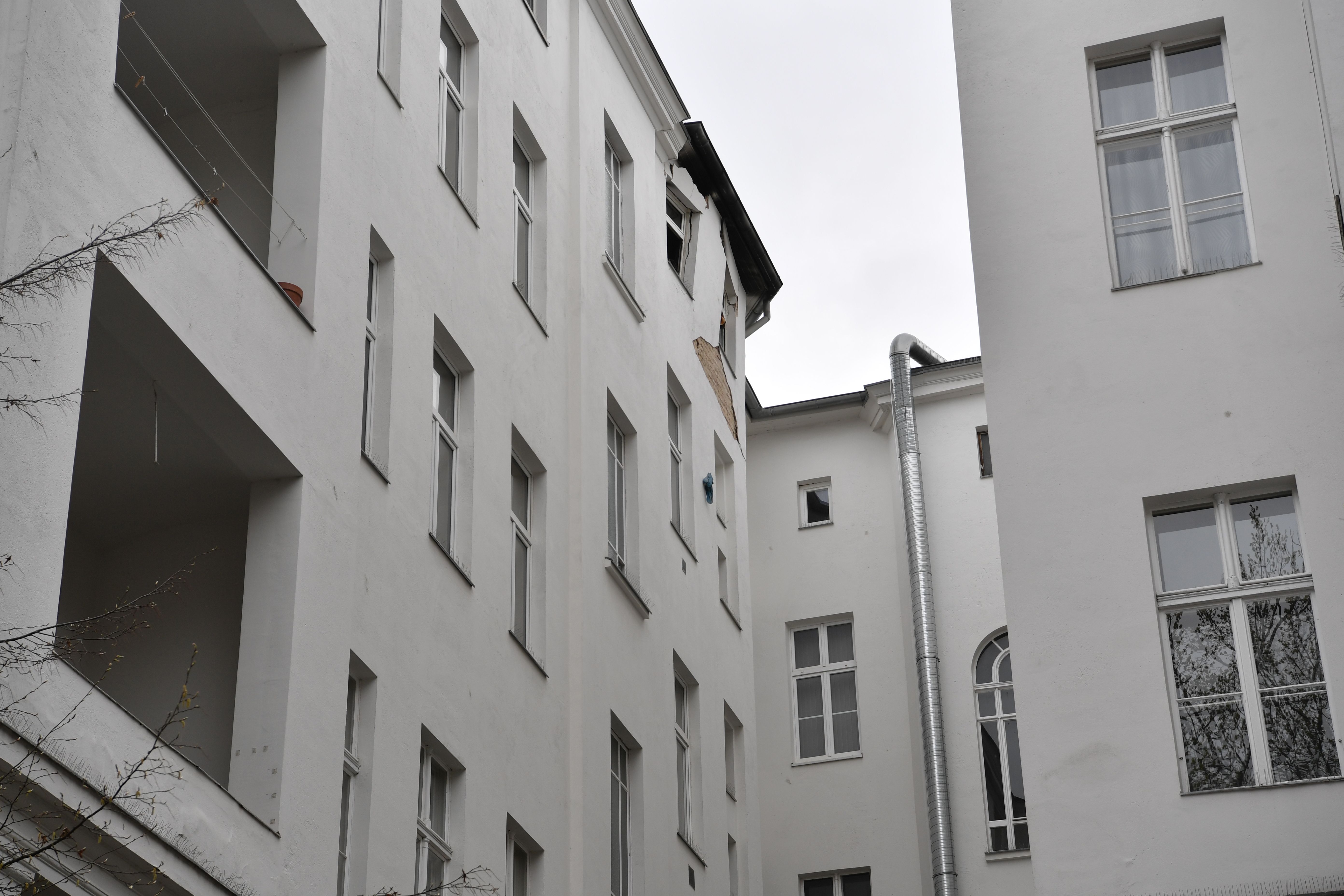 „Plötzlich ein Rumms!“ – Haus in Schöneberg nach Explosion teilweise unbewohnbar