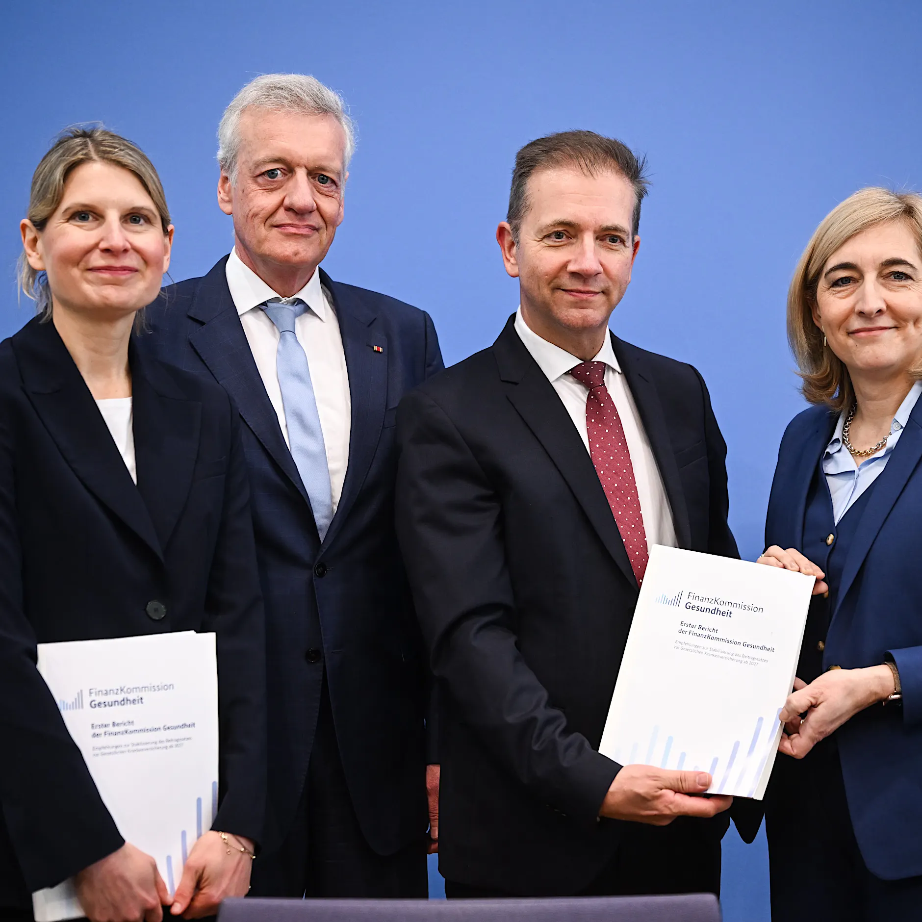 Gesundheitsreform der Quacksalber: Doktor Warken verschreibt Deutschland neue Steuern