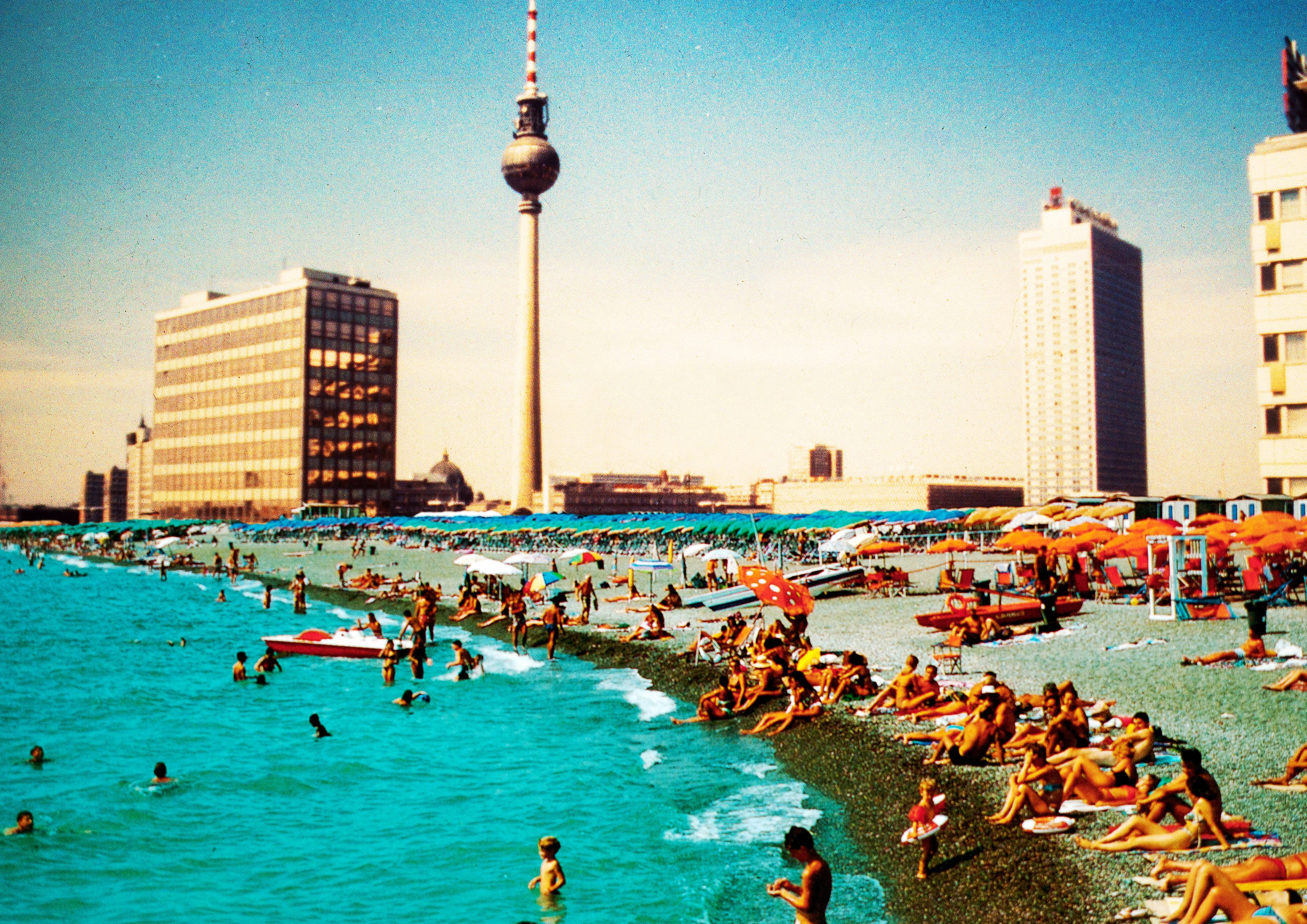 Berlin liegt am Meer: Der einst beliebte DDR-Urlaubsort in Warnemünde