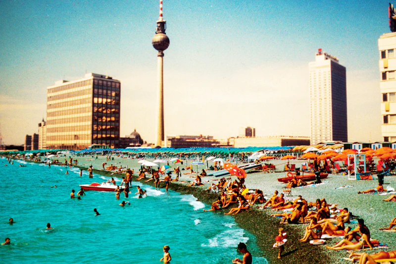Berlin liegt am Meer: Der einst beliebte DDR-Urlaubsort in Warnemünde