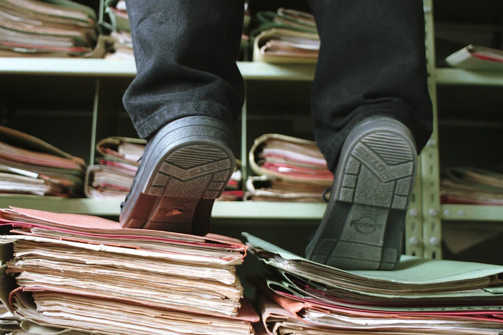 Das preußische Betriebssystem: Warum Deutschlands Verwaltung trotz Milliardenkosten kollabiert