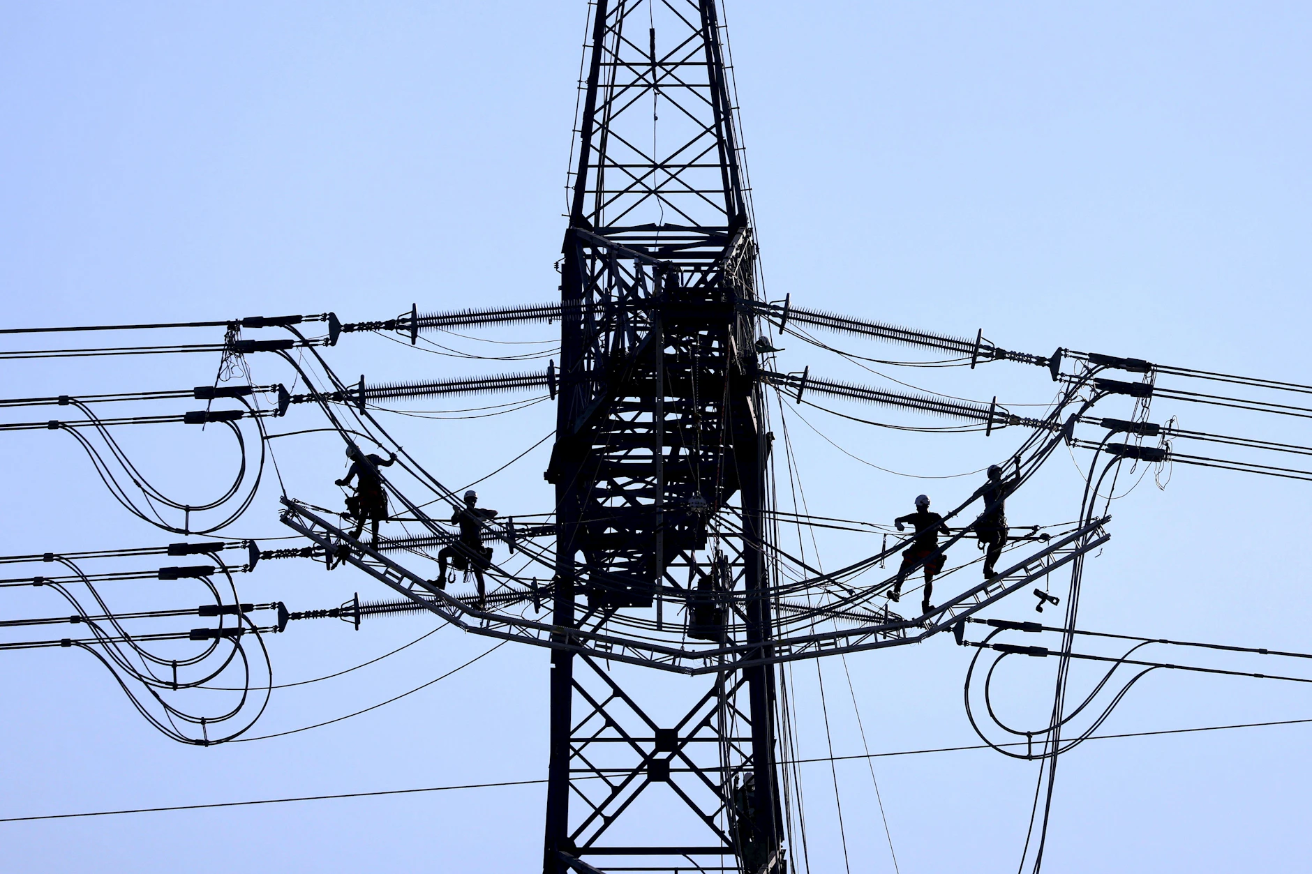 Die Strompreise in Deutschland für Mai sind derzeit viermal so hoch wie in Frankreich. Grund ist unter anderem fehlende Atomkraft.