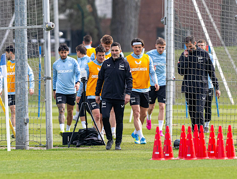 Trainer Stefan Leitl hat bei Hertha BSC vor dem Endspiel um den Aufstieg bei Dynamo Dresden einige knifflige Entscheidungen zu treffen.