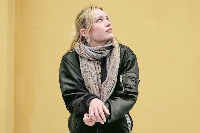 Mia Rade, 21: „Unsere Generation begreift, dass das Leben nicht nur aus Arbeit besteht“