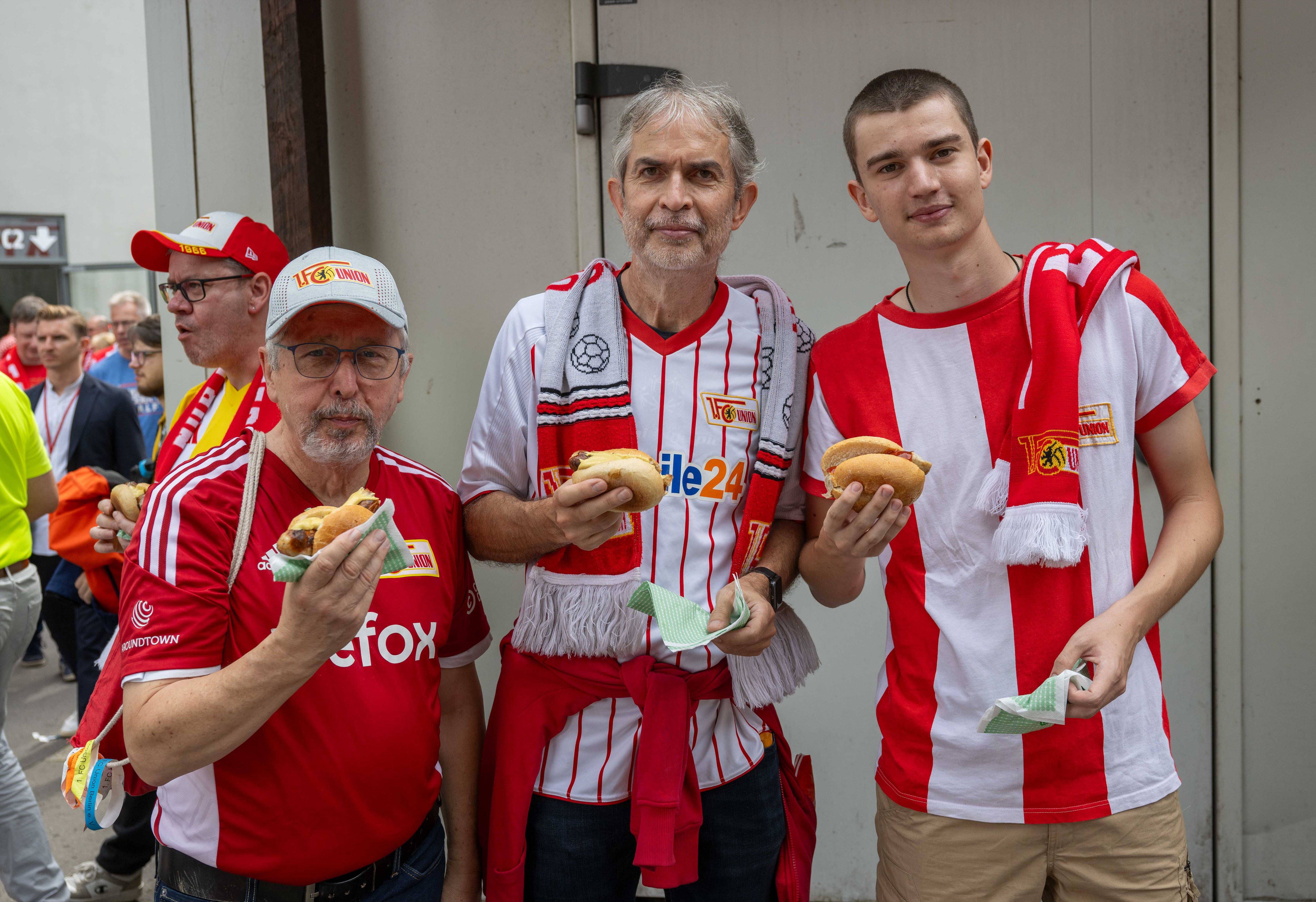 Streit um Veggie-Wurst: Influencerin stöhnt über Union-Fans