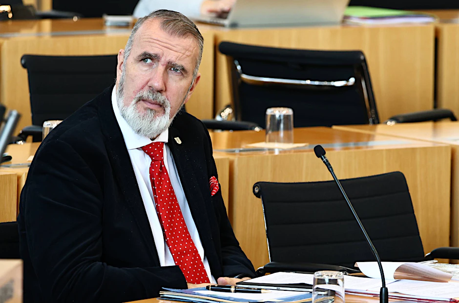 Weist den Verdacht der Vorteilsgewährung entschieden zurück: Thüringens Digitalminister Steffen Schütz.