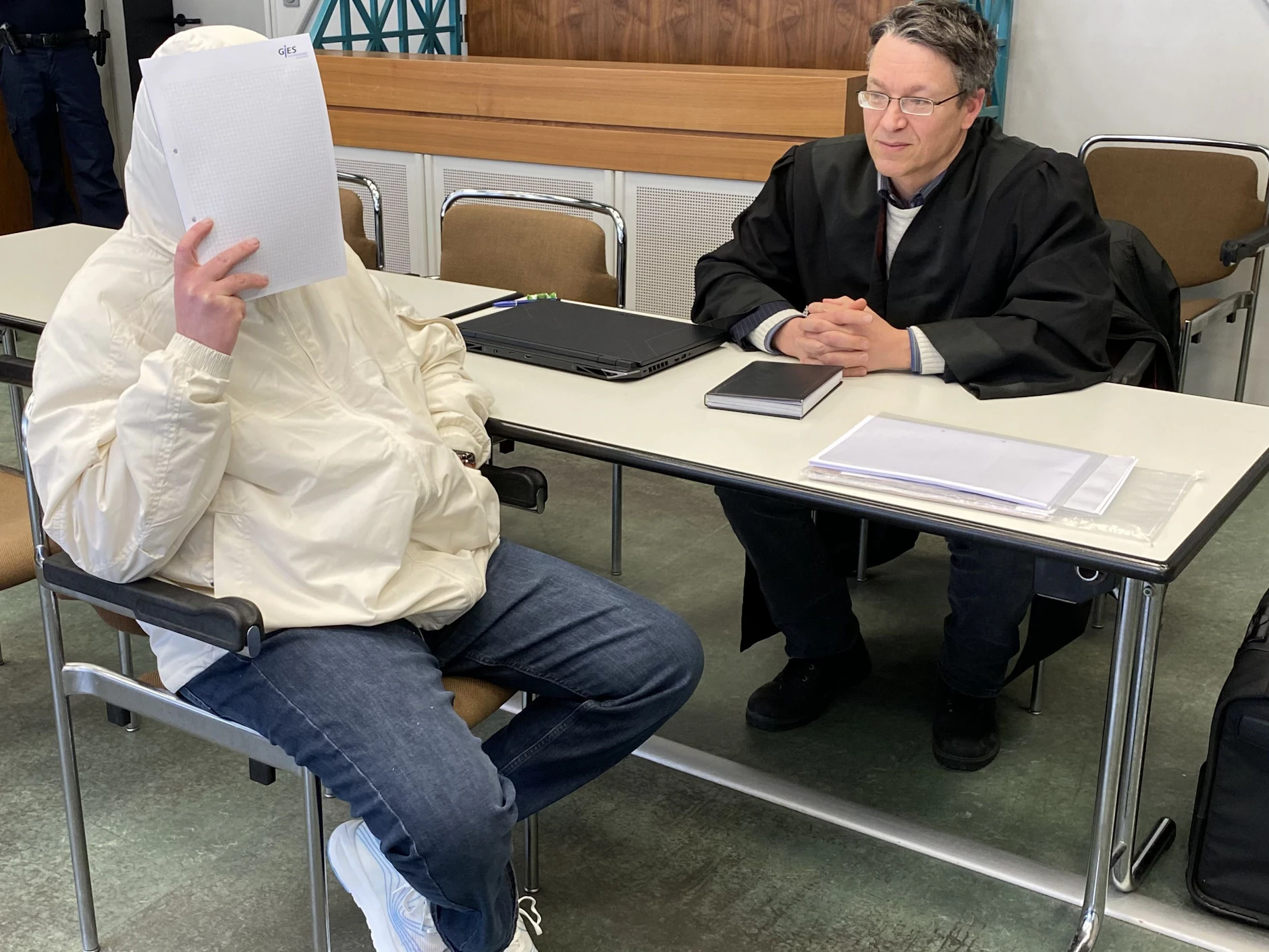 Denny D., der Hassmailschreiber