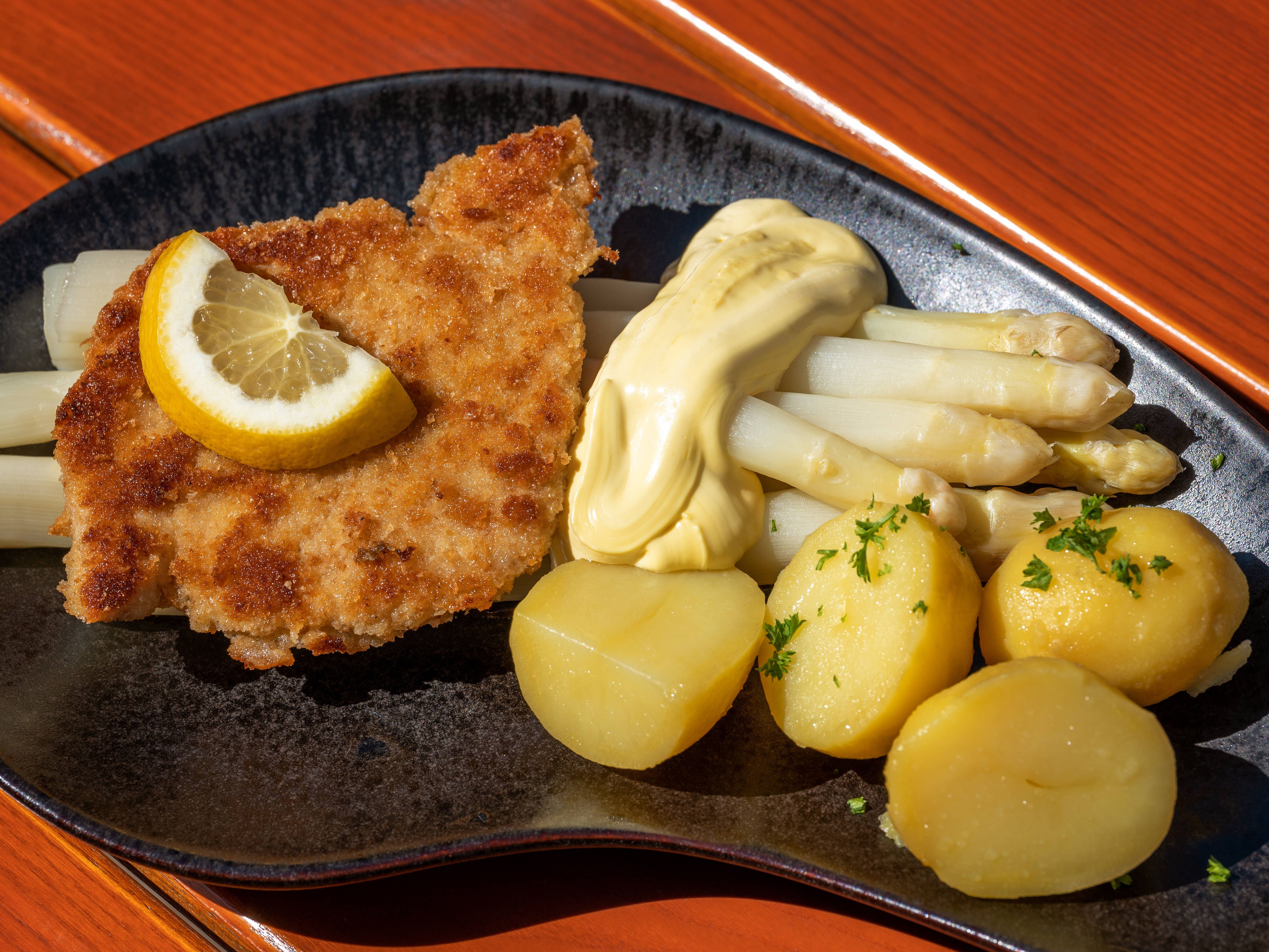 Beelitzer Spargel: Da ist das perfekte Rezept – mit krassem Schnitzeltrick