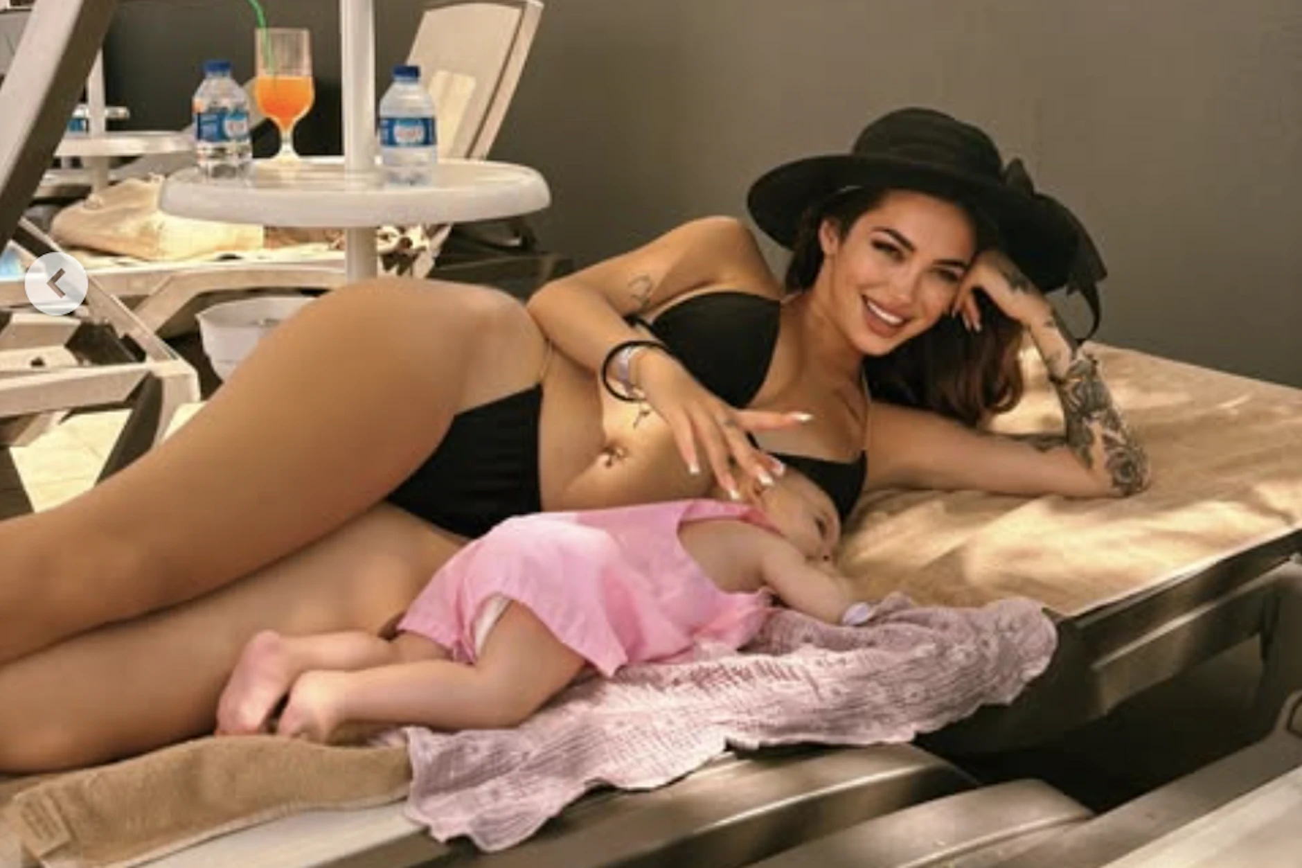 Im April 2024 kam Ariels Tochter Ileyna zur Welt.