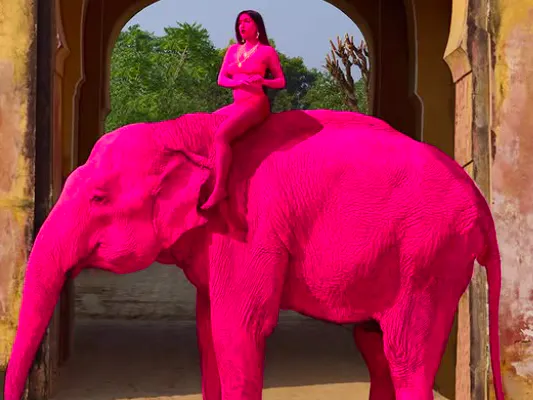 Dieser Auftritt der Influencerin sorgt für Kritik, jetzt wurde sie sogar angezeigt.