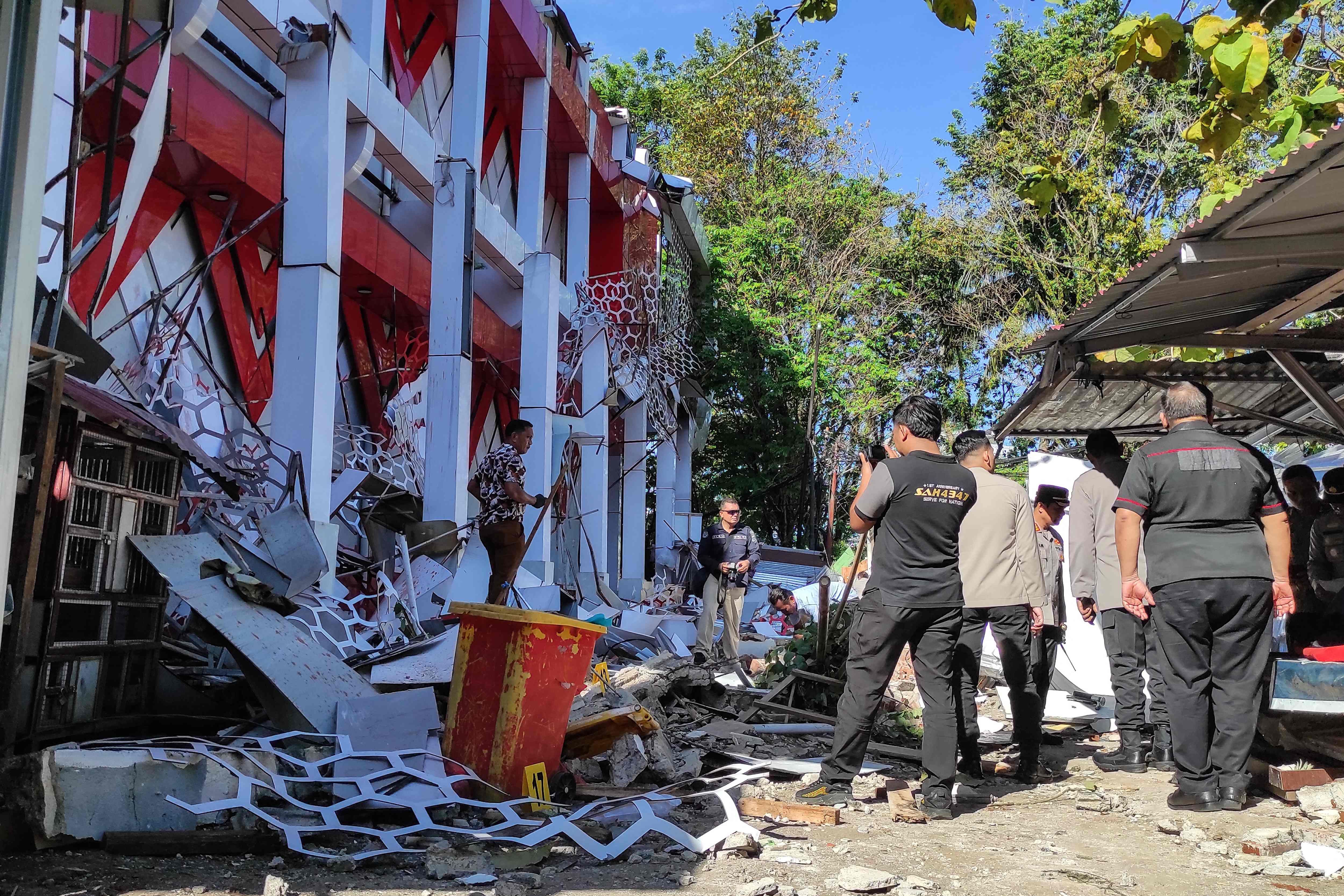 Erdbeben der Stärke 7,4 erschüttert Indonesien: Tsunami-Wellen ausgelöst, eine Tote
