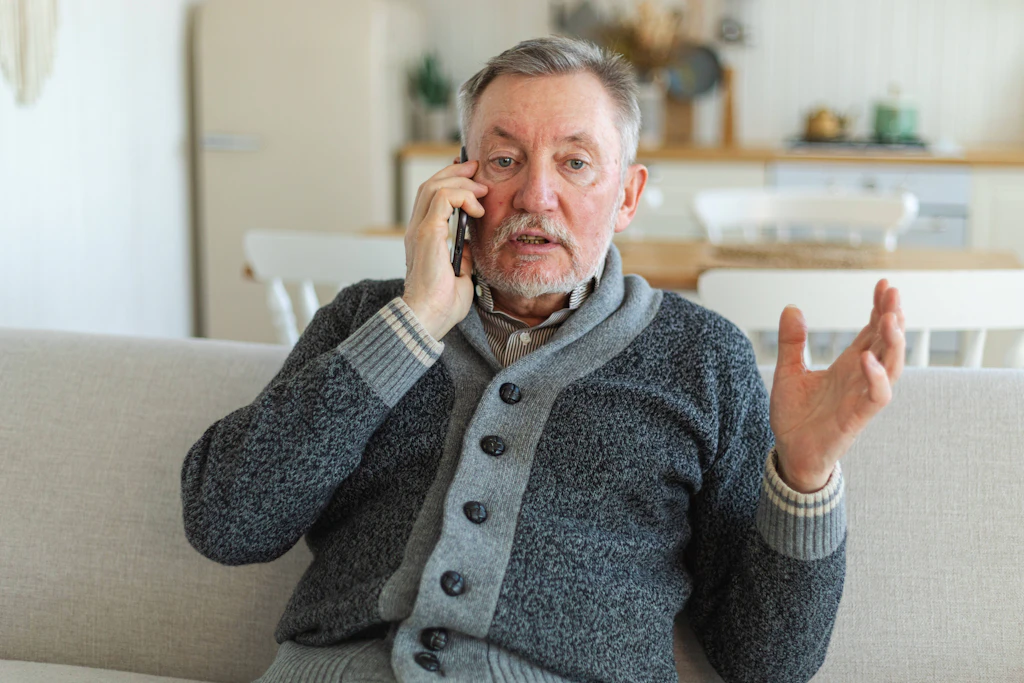 Achtung, Telefonbetrüger! Kennt man den Anrufer nicht, am besten gleich auflegen.
