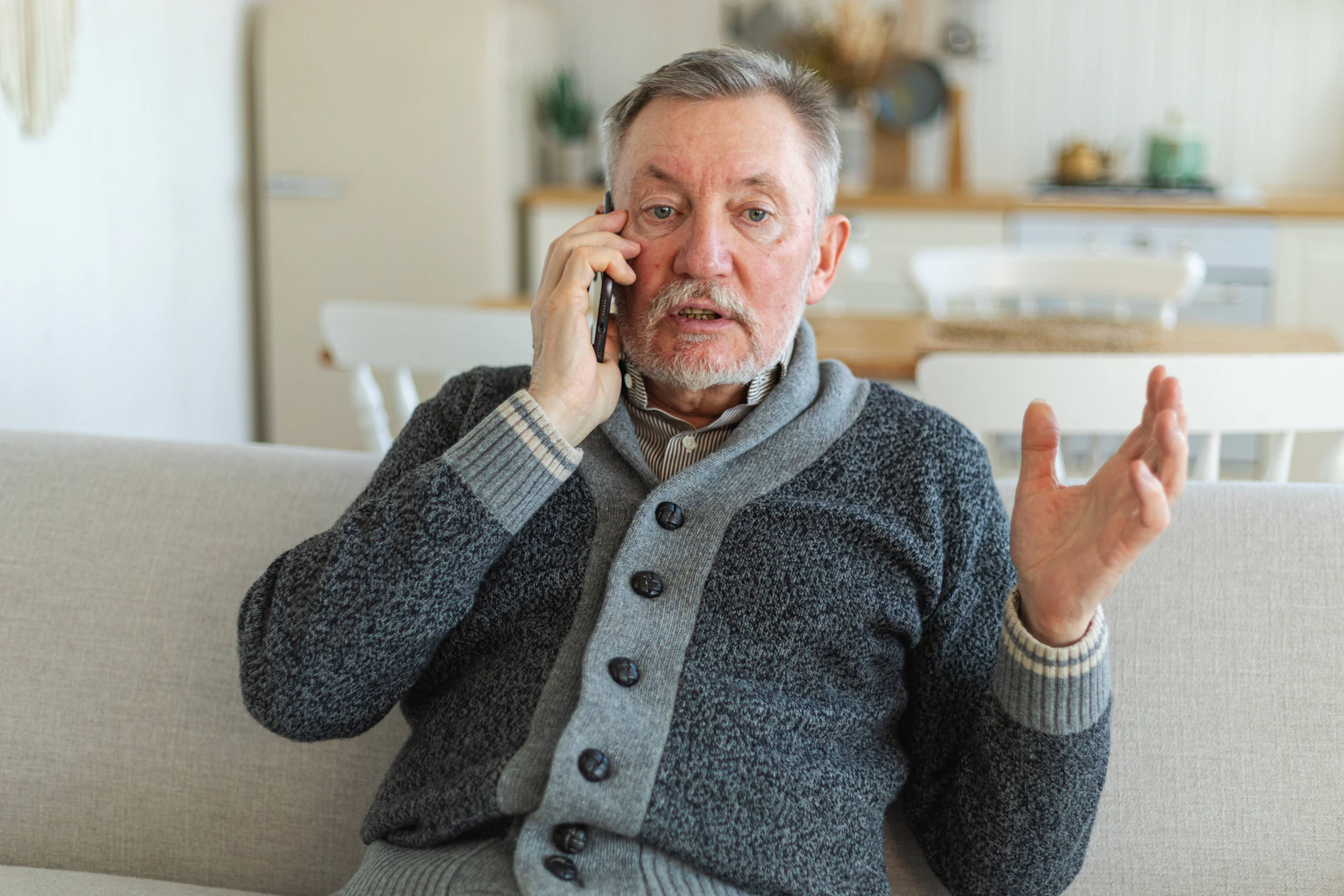 Achtung, Telefonbetrüger! Kennt man den Anrufer nicht, am besten gleich auflegen.