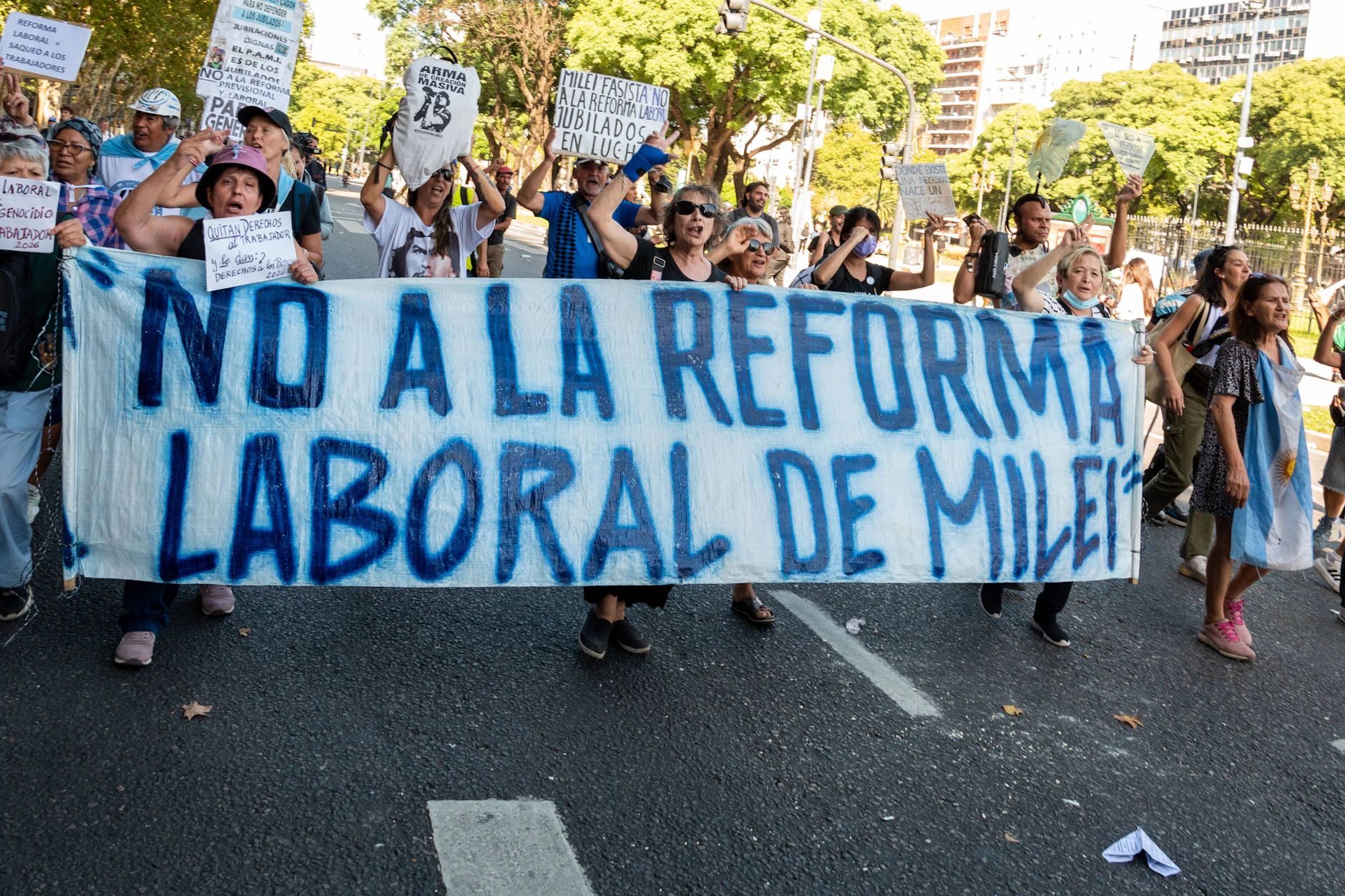 Protest in Buenos Aires gegen Mileis Arbeitsreform