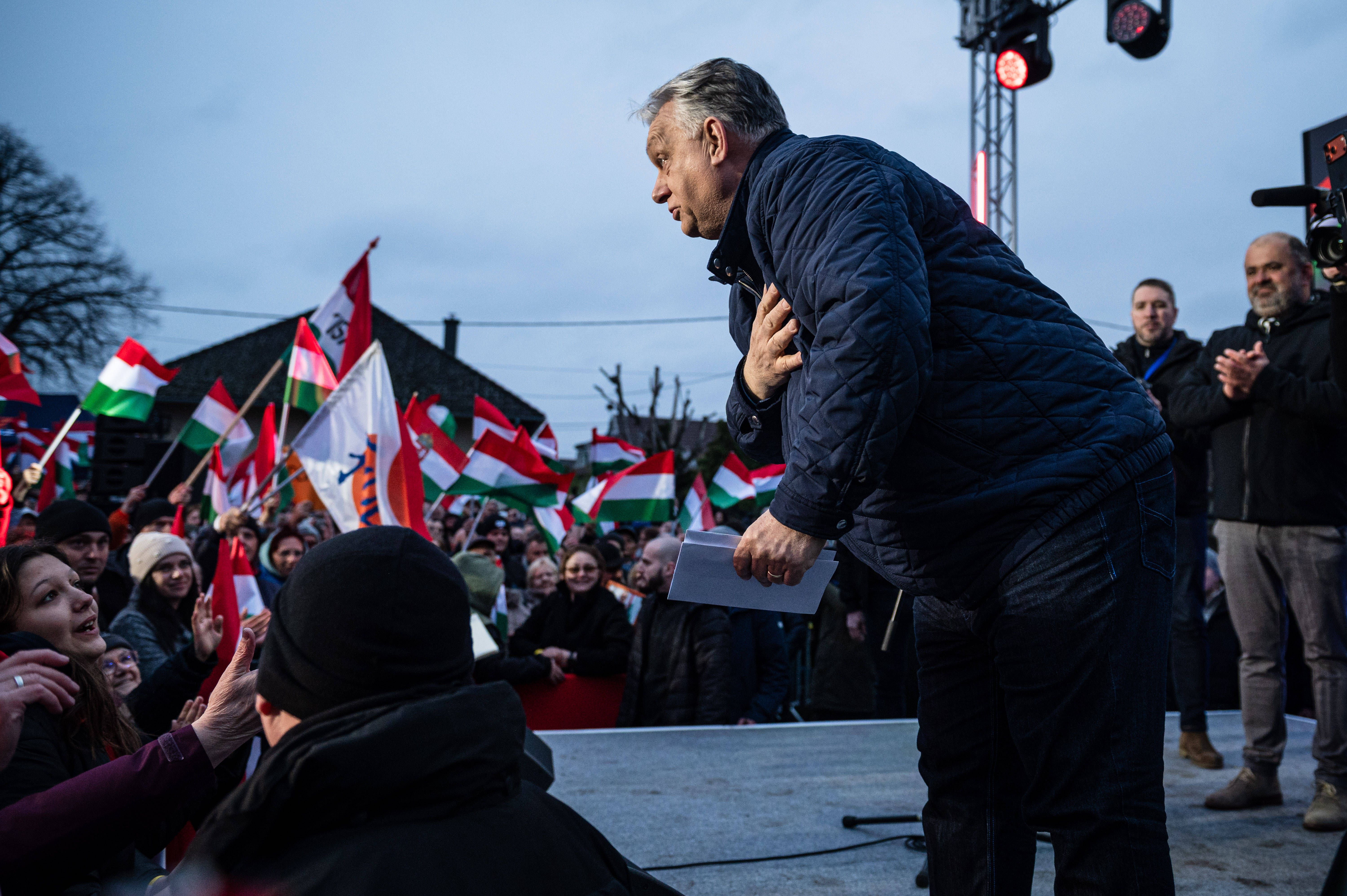 Image - So viel Einmischung gab’s noch nie: Ungarns Wahl wird zur globalen Machtprobe