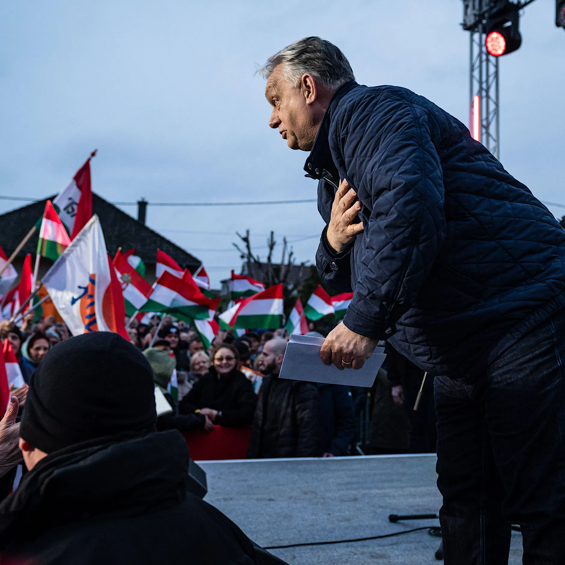 So viel Einmischung gab’s noch nie: Ungarns Wahl wird zur globalen Machtprobe