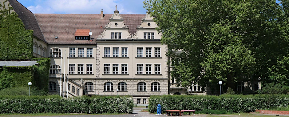 Eines der drei Gebäude des Max-Delbrück-Gymnasiums in Pankow
