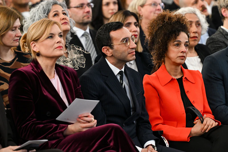 Immer mehr Demokratiepreise: Was bringen sie und wer zahlt dafür?