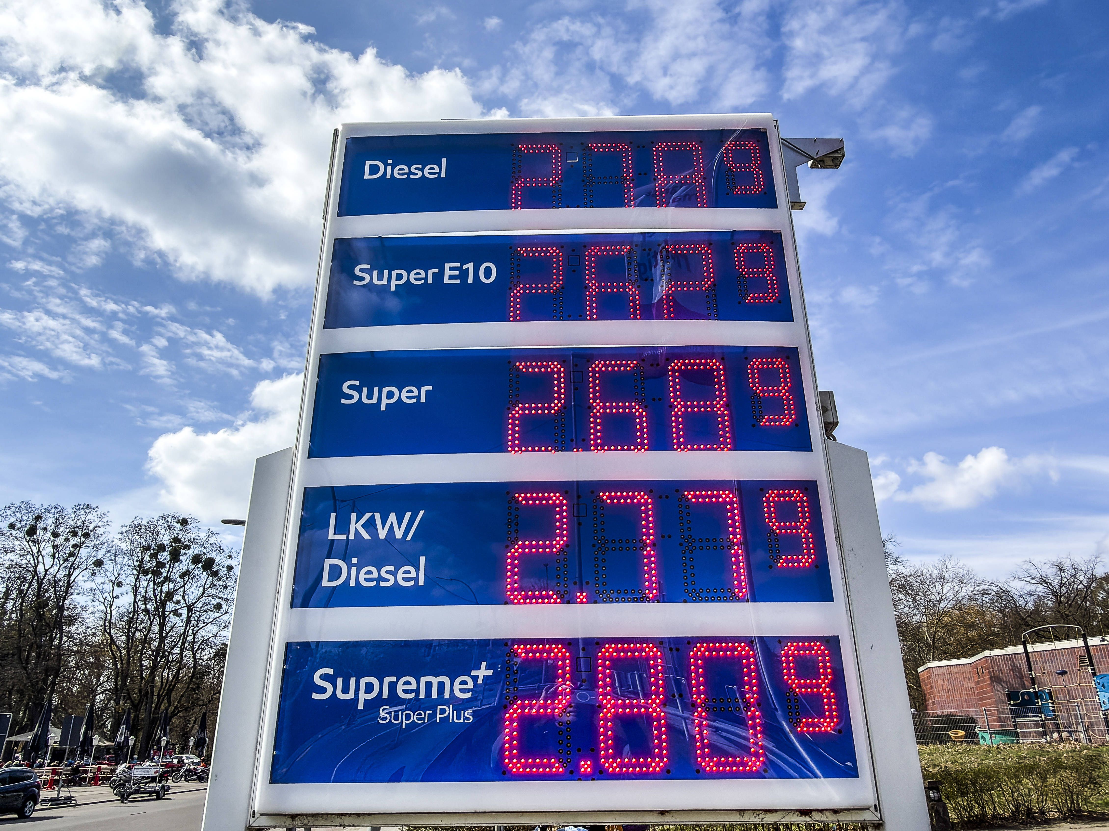 Kai Wegner fordert sofortige Maßnahmen gegen explodierende Spritpreise