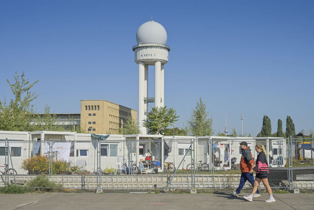 Mehrere Todesfälle in Tempelhofer Flüchtlingsunterkunft: Vorwürfe von Alkoholkonsum und Gewalt