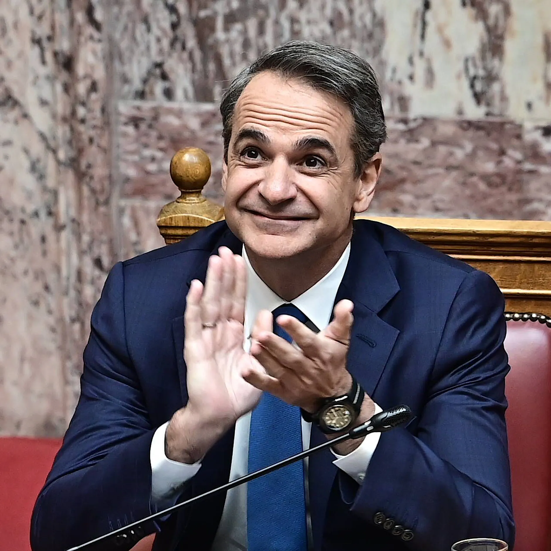 Griechenlands Aufschwung: Warum Mitsotakis trotz wachsender Wut an der Macht bleibt
