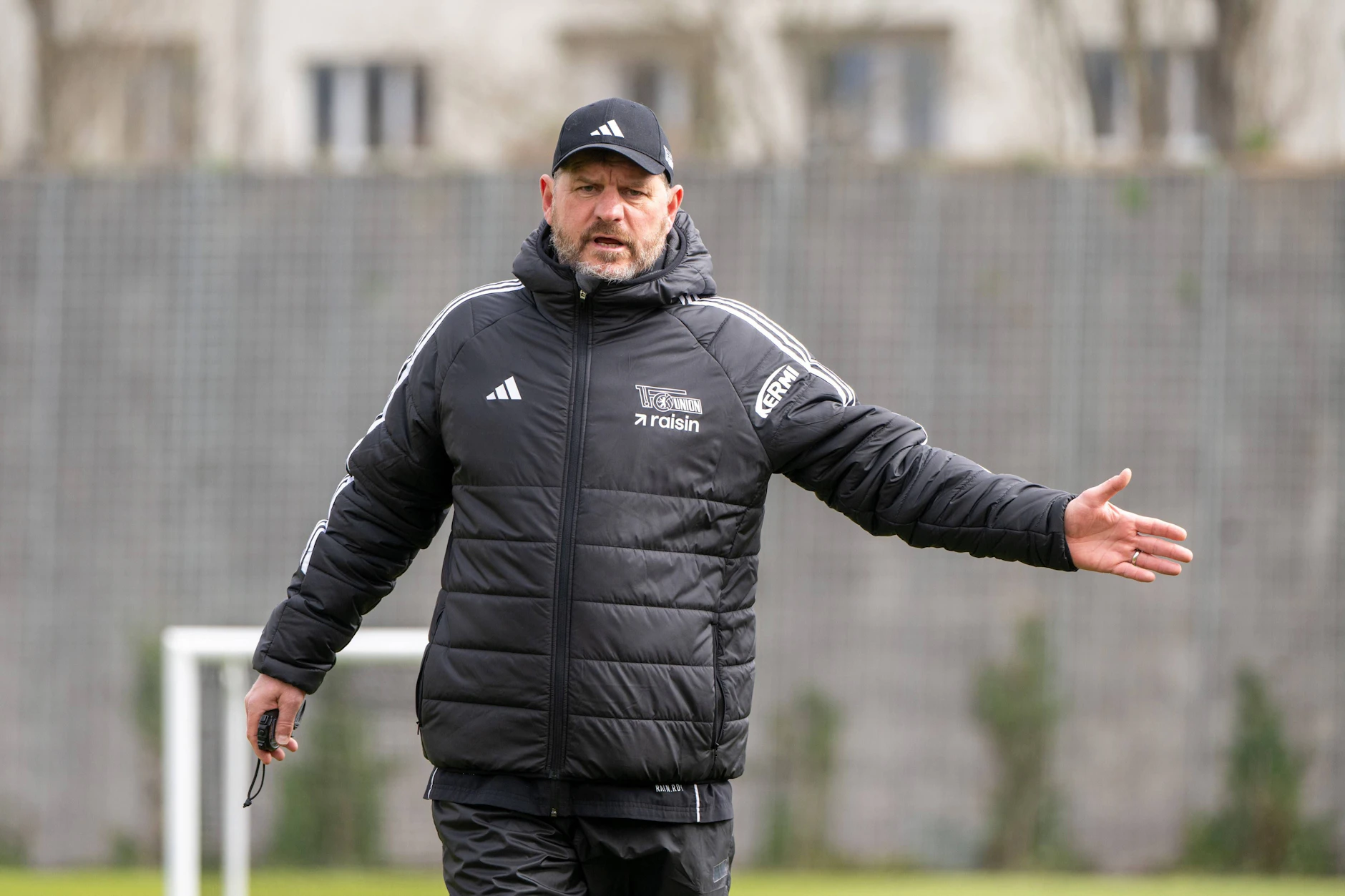 Kein Blick in die Glaskugel, sondern harte Vorbereitung auf dem Trainingsplatz: Steffen Baumgart steht mit dem 1. FC Union Berlin vor einem wichtigen Spiel gegen den FC St. Pauli.